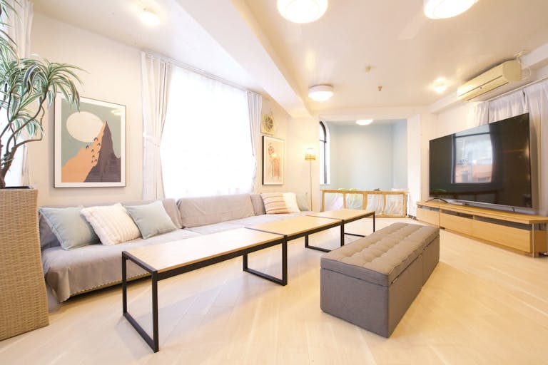 【東新宿駅4分】オフサイトミーティングやワークショップに適した充実した備品が揃うイベントスペースの画像1