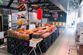 【メガセンタートライアル上熊本店】食物販や出張販売に適したフードコート付近イベントスペース (※NG業種有)