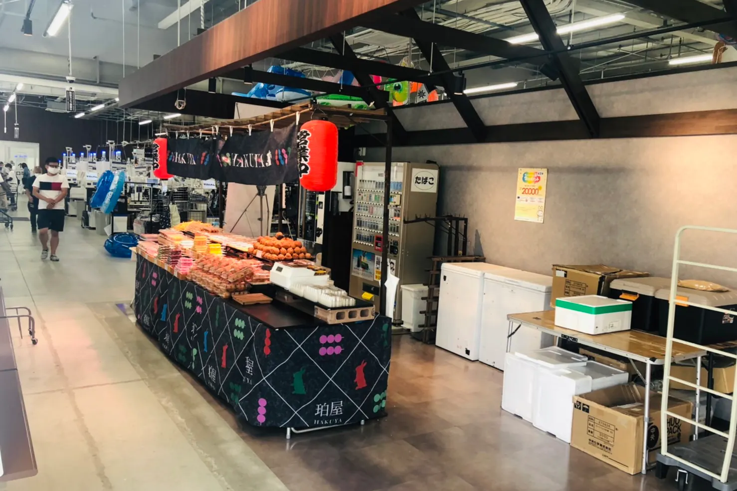 【メガセンタートライアル上熊本店】食物販や出張販売に適したフードコート付近イベントスペース (※NG業種有)