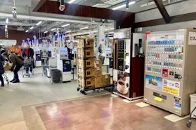 【メガセンタートライアル上熊本店】食物販や出張販売に適したフードコート付近イベントスペース (※NG業種有)