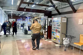 【メガセンタートライアル上熊本店】食物販や出張販売に適したフードコート付近イベントスペース (※NG業種有)