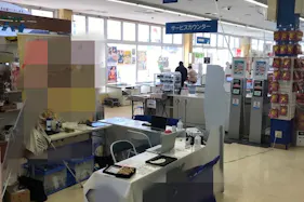 【西友 八百津店】サービスカウンター前 プロモーション用途や物販、食物販のポップアップストアに最適なスーパー店内催事イベントスペース