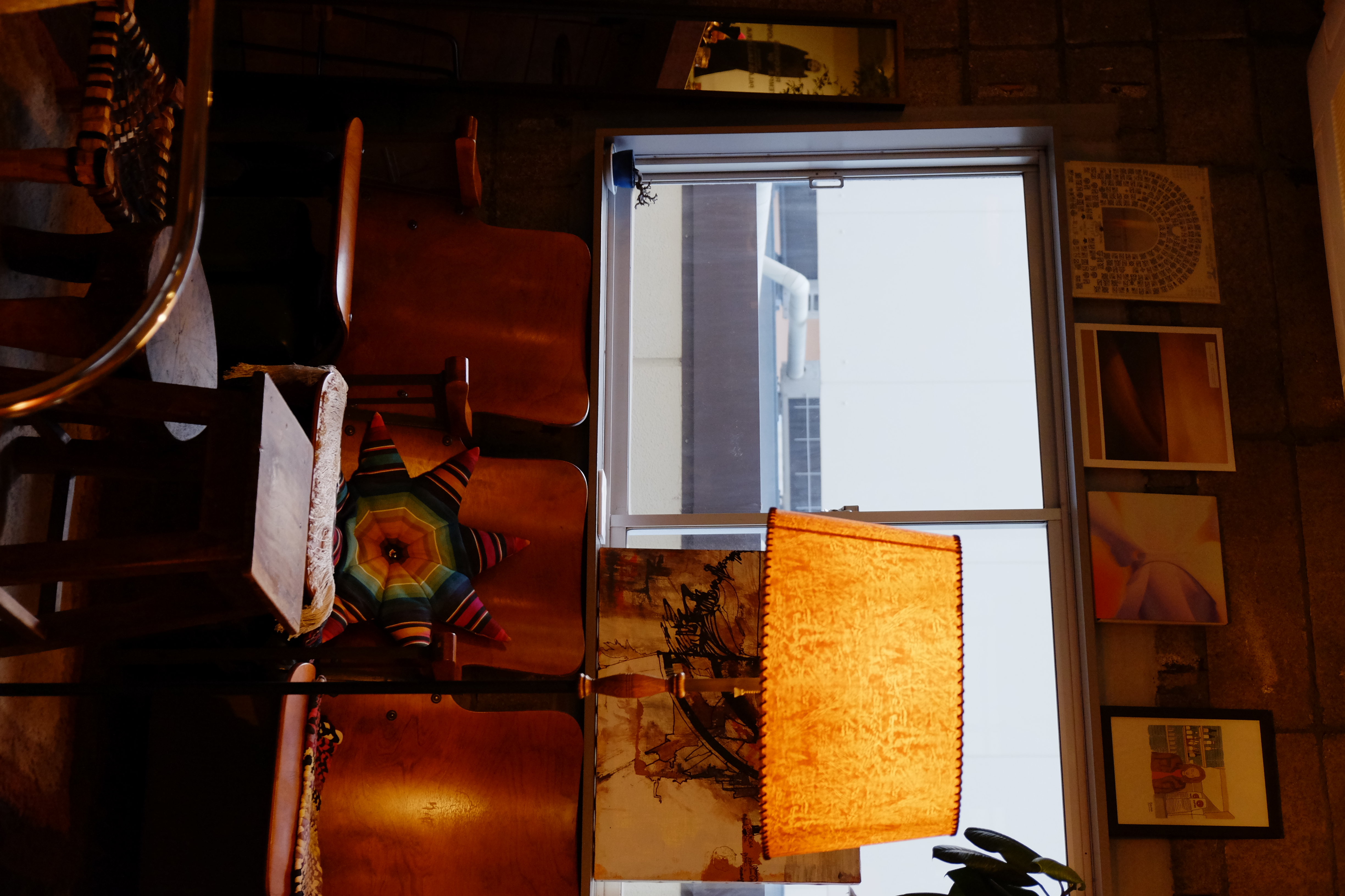 【四ツ橋駅4分】ウッド基調で様々な観葉植物が共存した撮影に最適なレンタルスペース