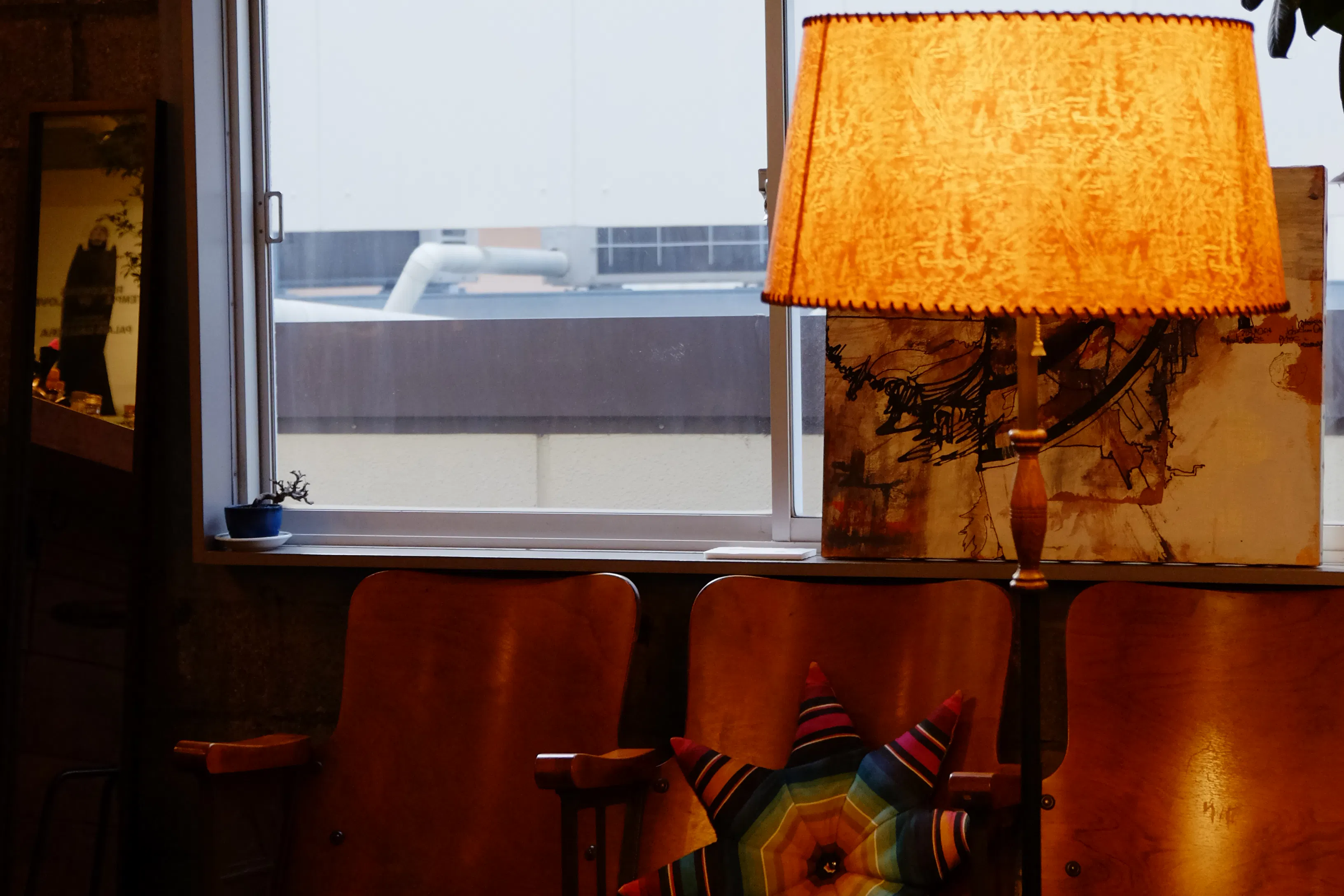 【四ツ橋駅4分】ウッド基調で様々な観葉植物が共存した撮影に最適なレンタルスペース