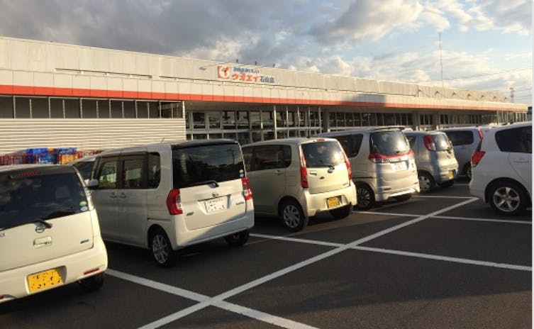 【ウオエイ石山店】プロモーションや食物販に最適な視認性の高い駐車場のスペース