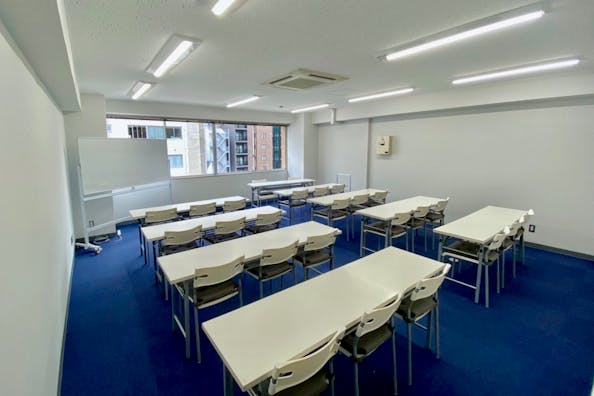 【神田駅5分】招待制の製品PR会や受注販売会に適した30名程度収容可能なレンタルスペース