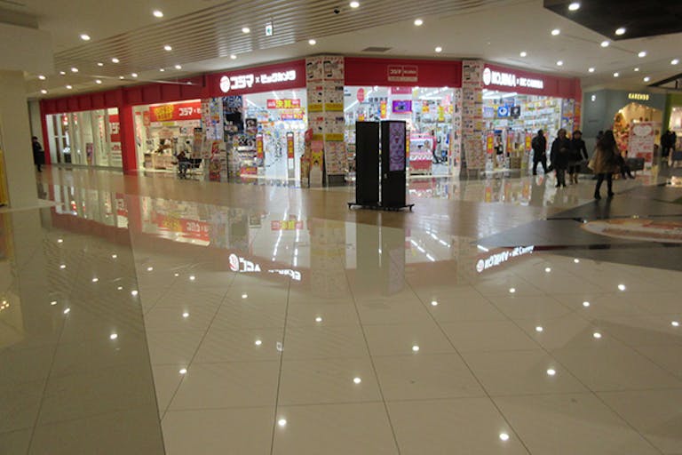 【イオンモール堺鉄砲町】1Fコジマ×ビックカメラ前フロアの画像1