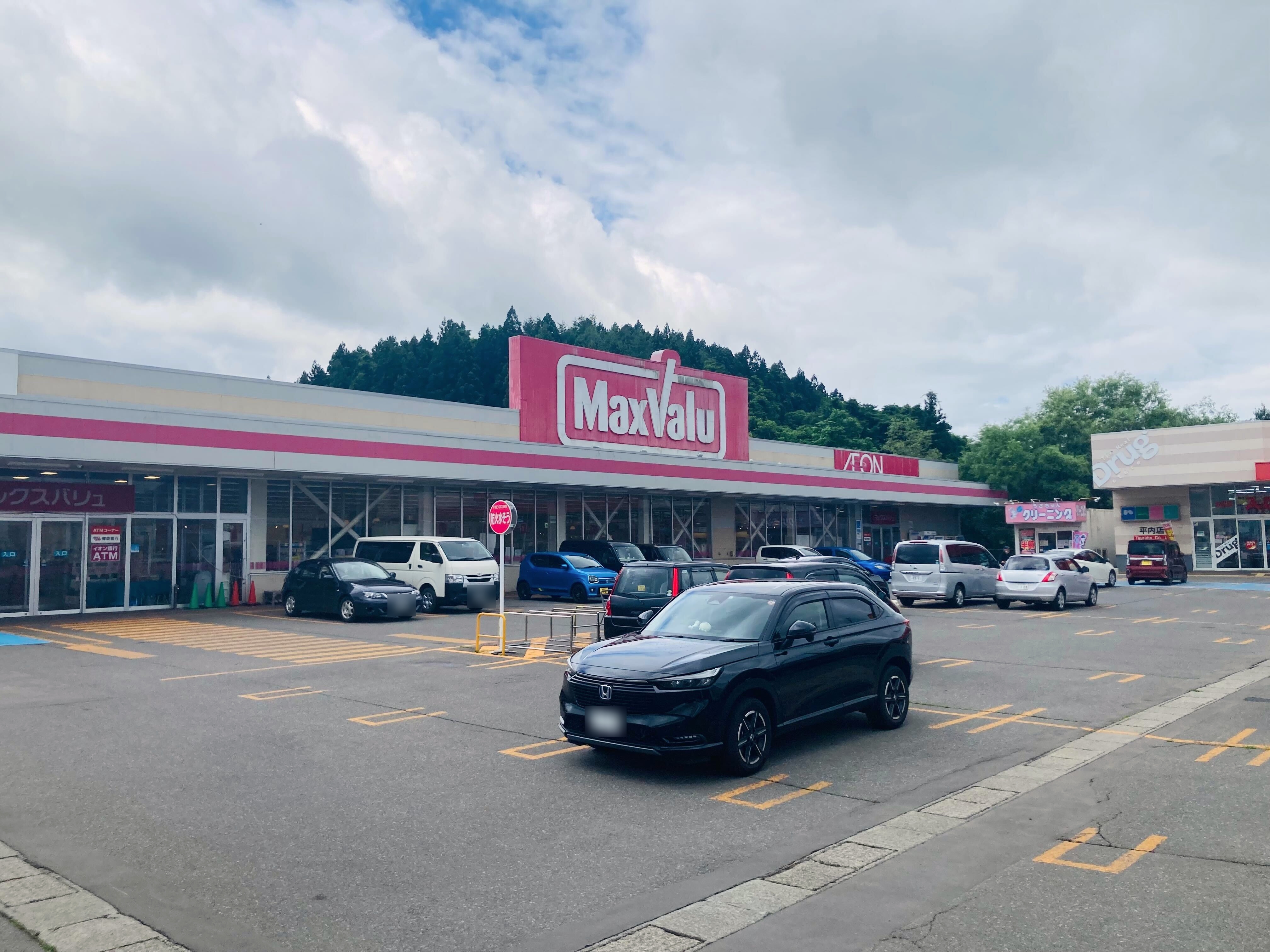 【マックスバリュ平内店】各種プロモーションイベントに最適な店舗入口横のイベントスペース