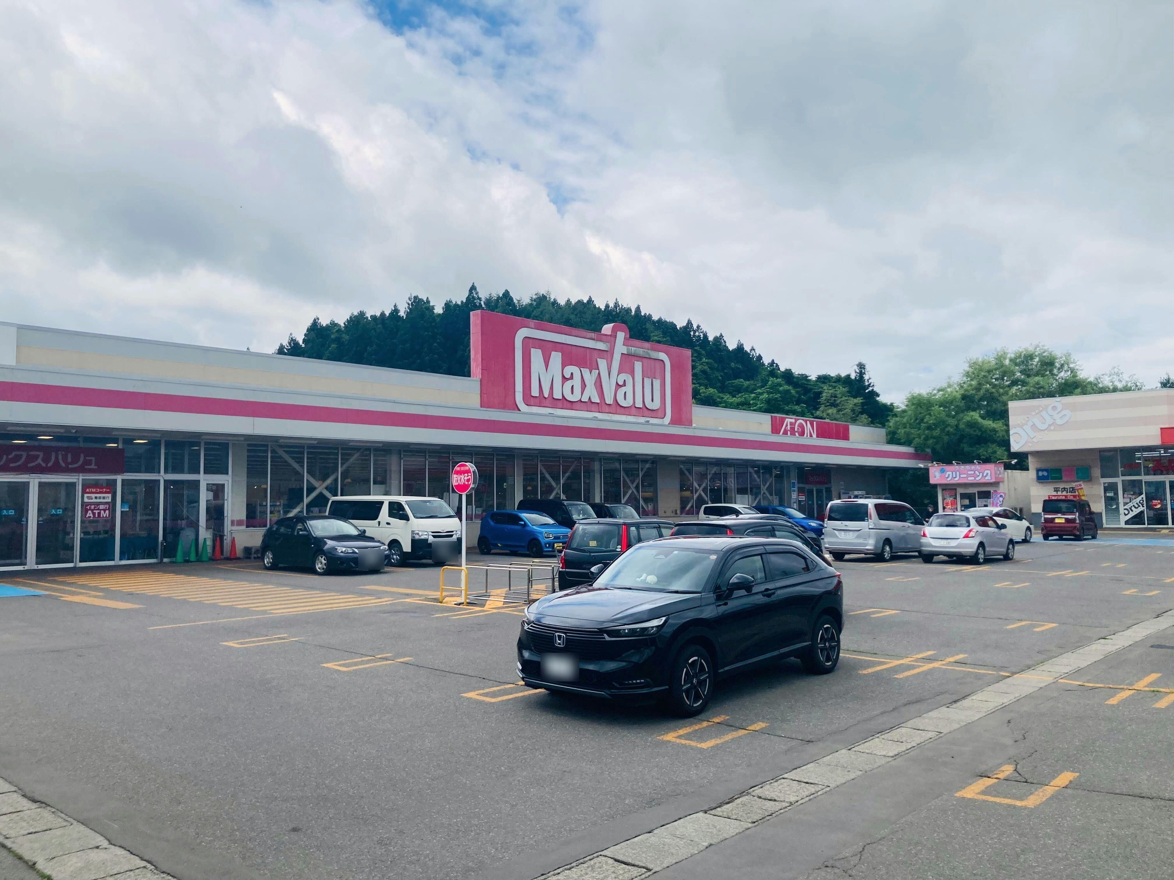 【マックスバリュ平内店】各種プロモーションイベントに最適な店舗入口横のイベントスペース