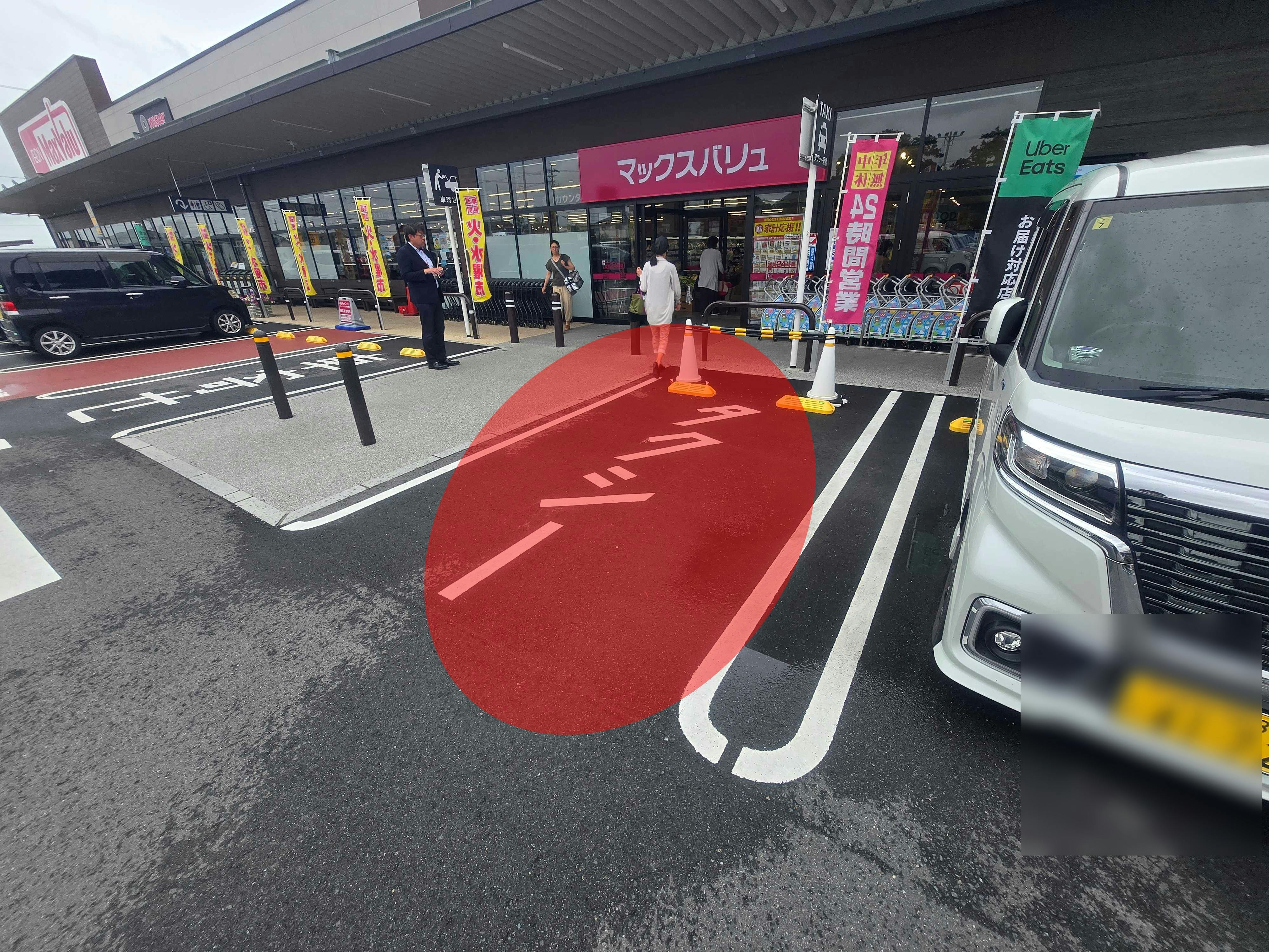 【イオンタウン浜松新橋】キッチンカーに最適な大型スーパーにあるキッチンカースペースの画像