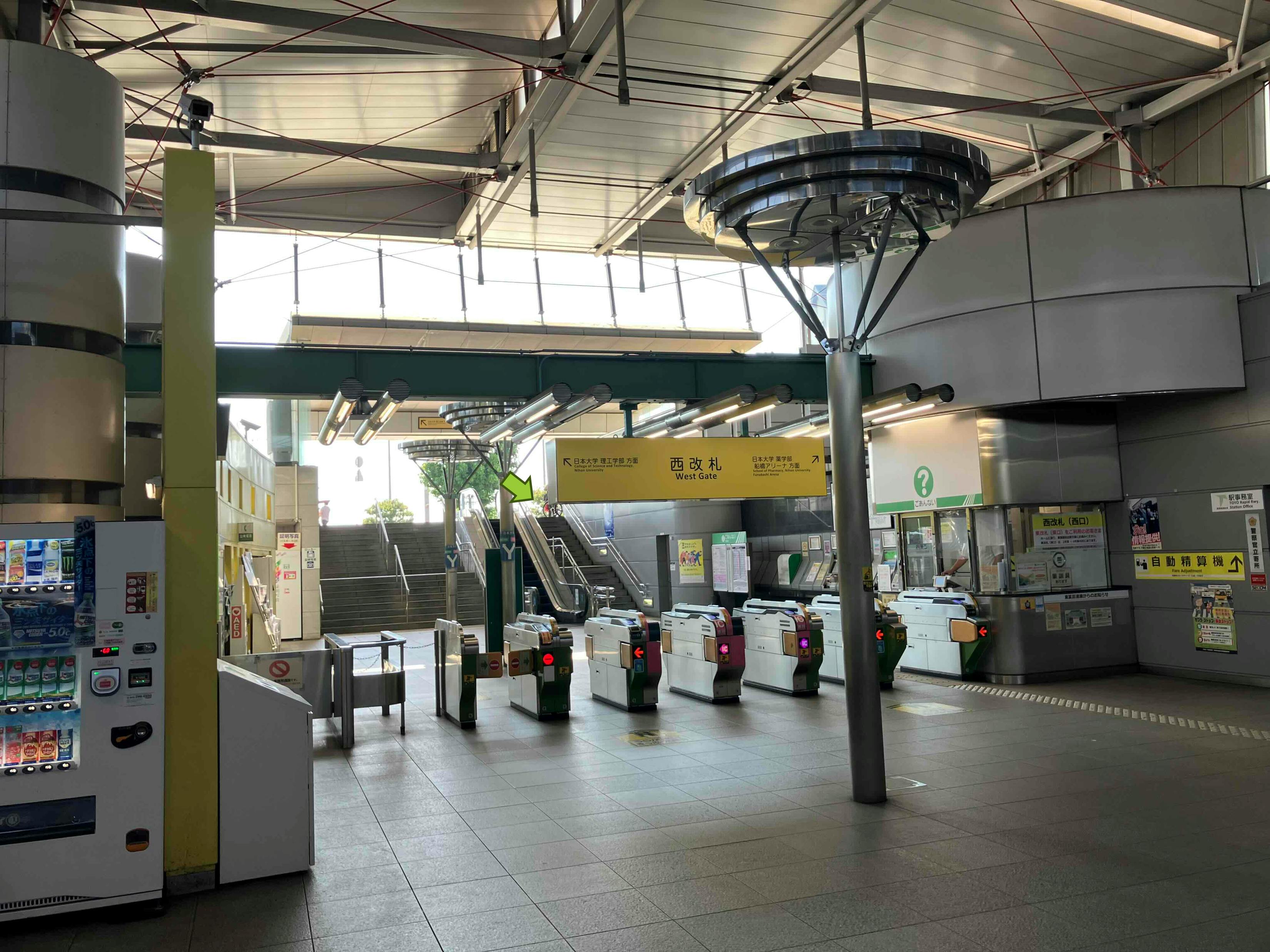 【船橋日大前駅】プロモーションや食物販に最適な人流の多い西口改札前スペース