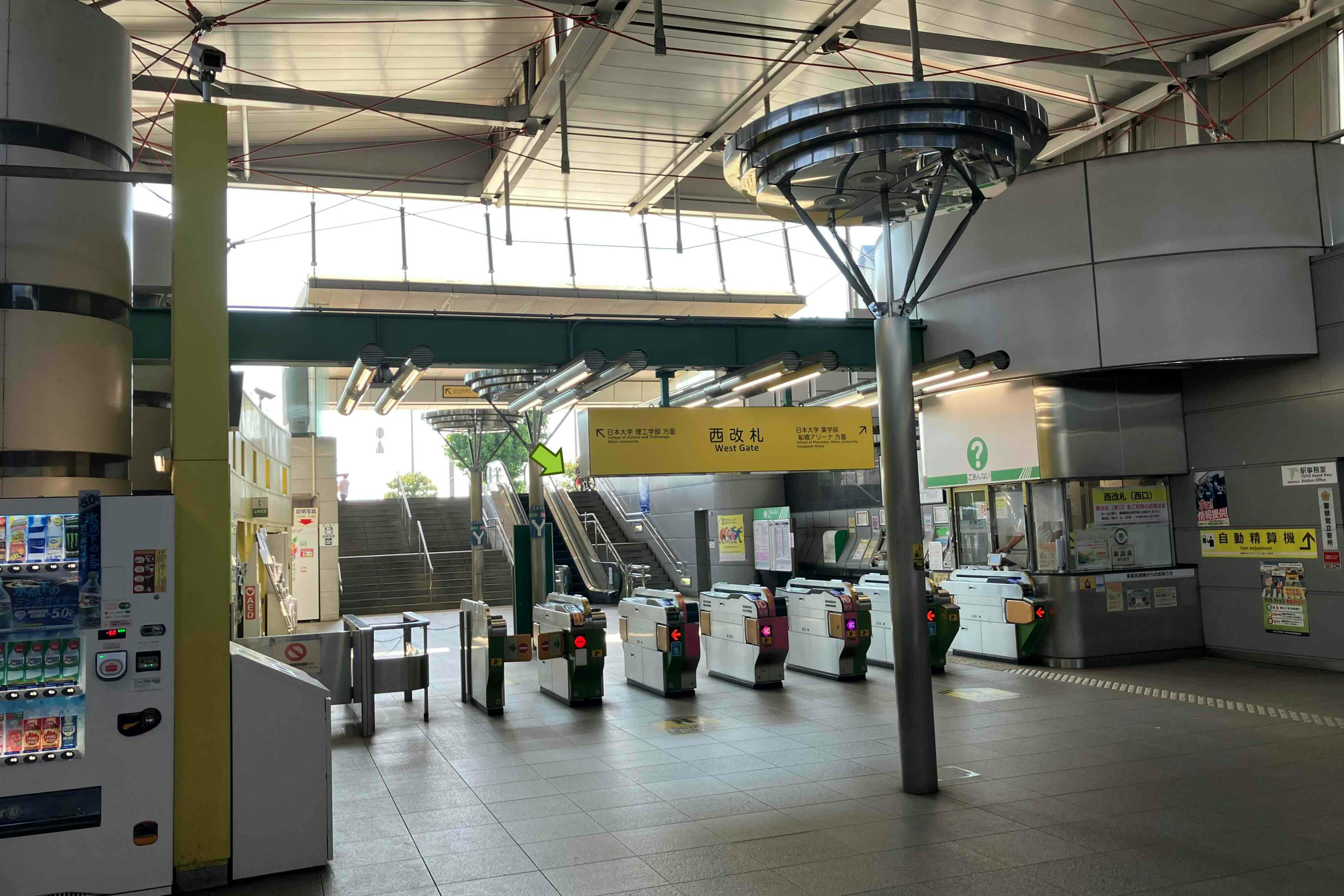 【船橋日大前駅】プロモーションや食物販に最適な人流の多い西口改札前スペース