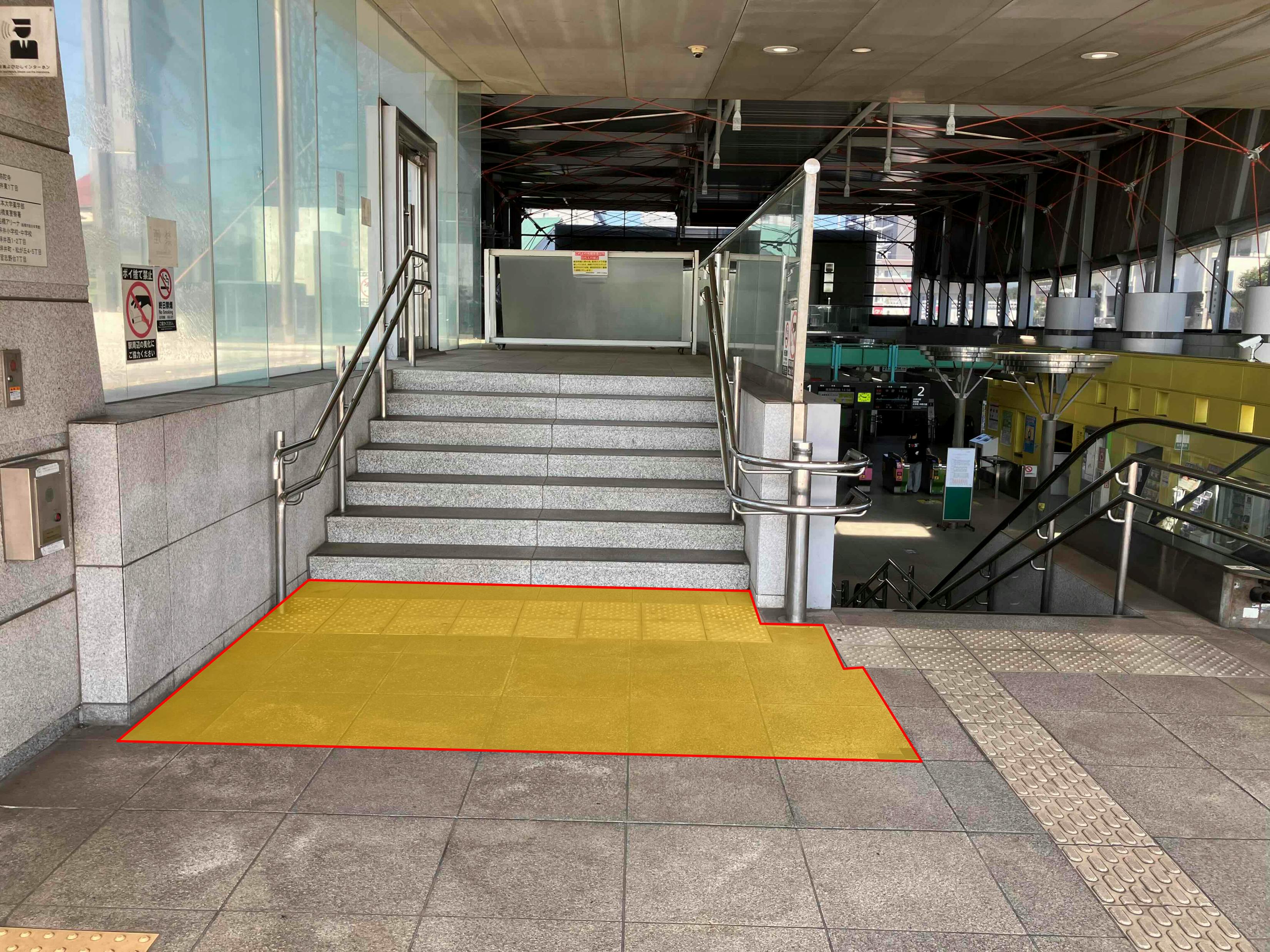 【船橋日大前駅】プロモーションや食物販に最適な人流の多い西口改札前スペース