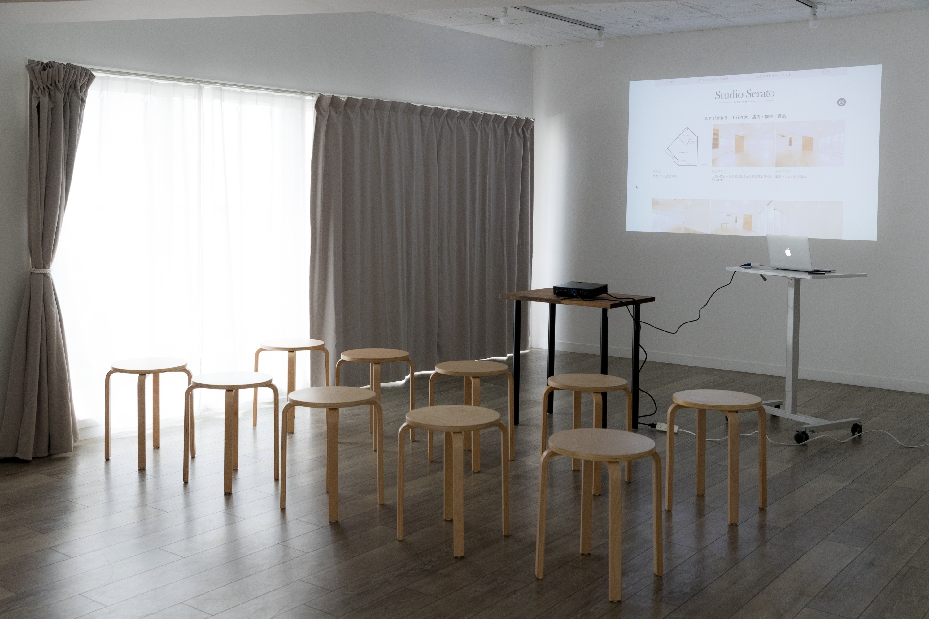 プロジェクター使用例。