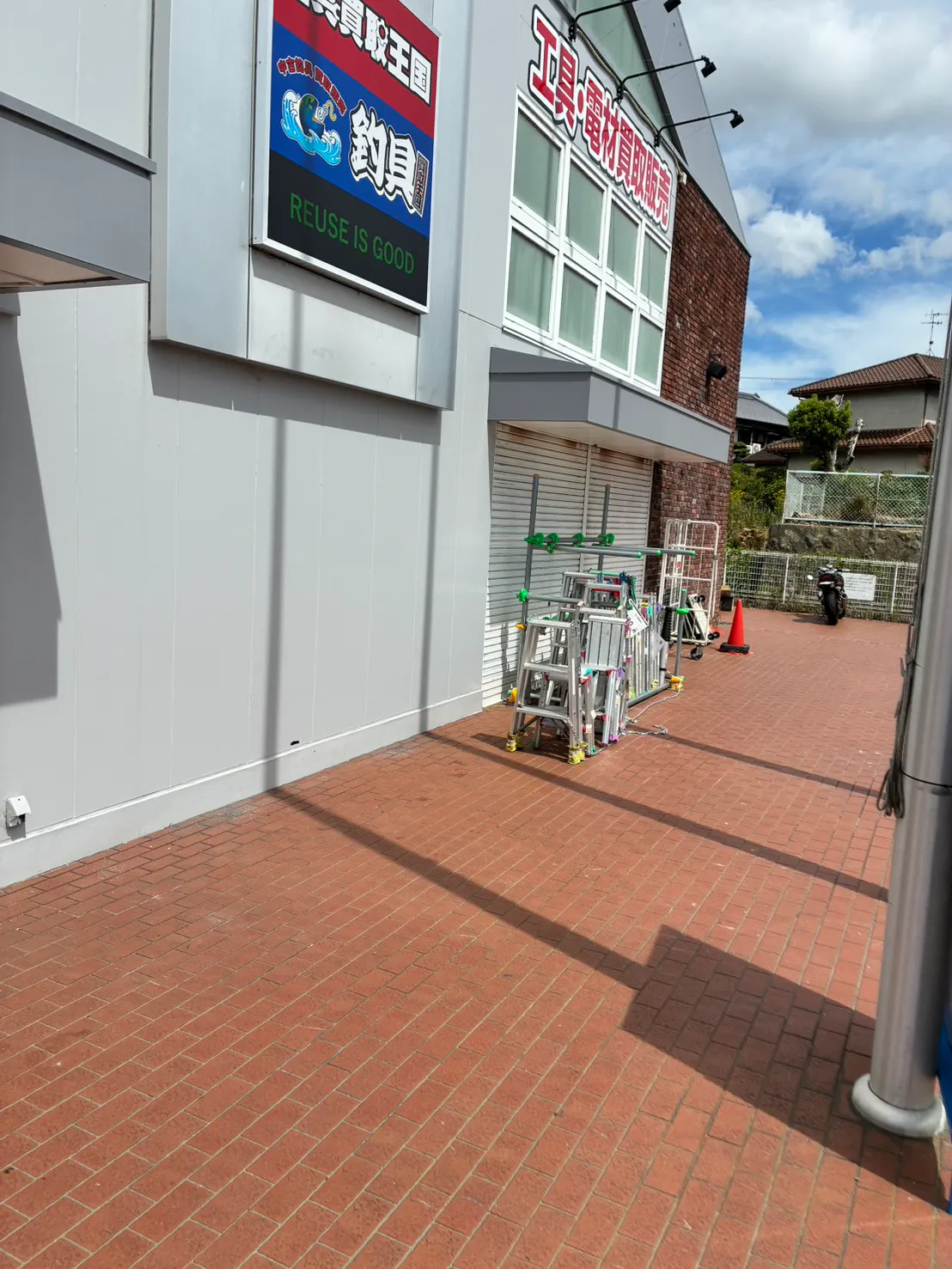 【古着買取王国宝塚インター店】キッチンカー、販促イベント、ワークショップに最適な店舗前12㎡屋外イベントスペース