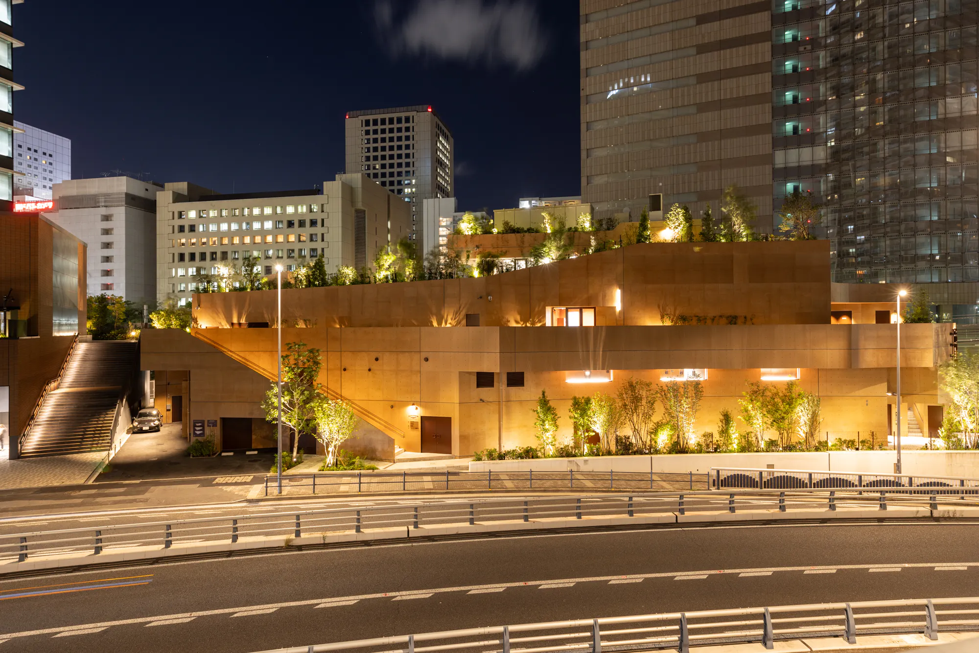 【川崎駅7分】ステージ常設の広々としたライブハウス！展示会、撮影、音楽イベントなど様々な用途で利用できる什器豊富なイベントスペース「スペルノーヴァカワサキ」