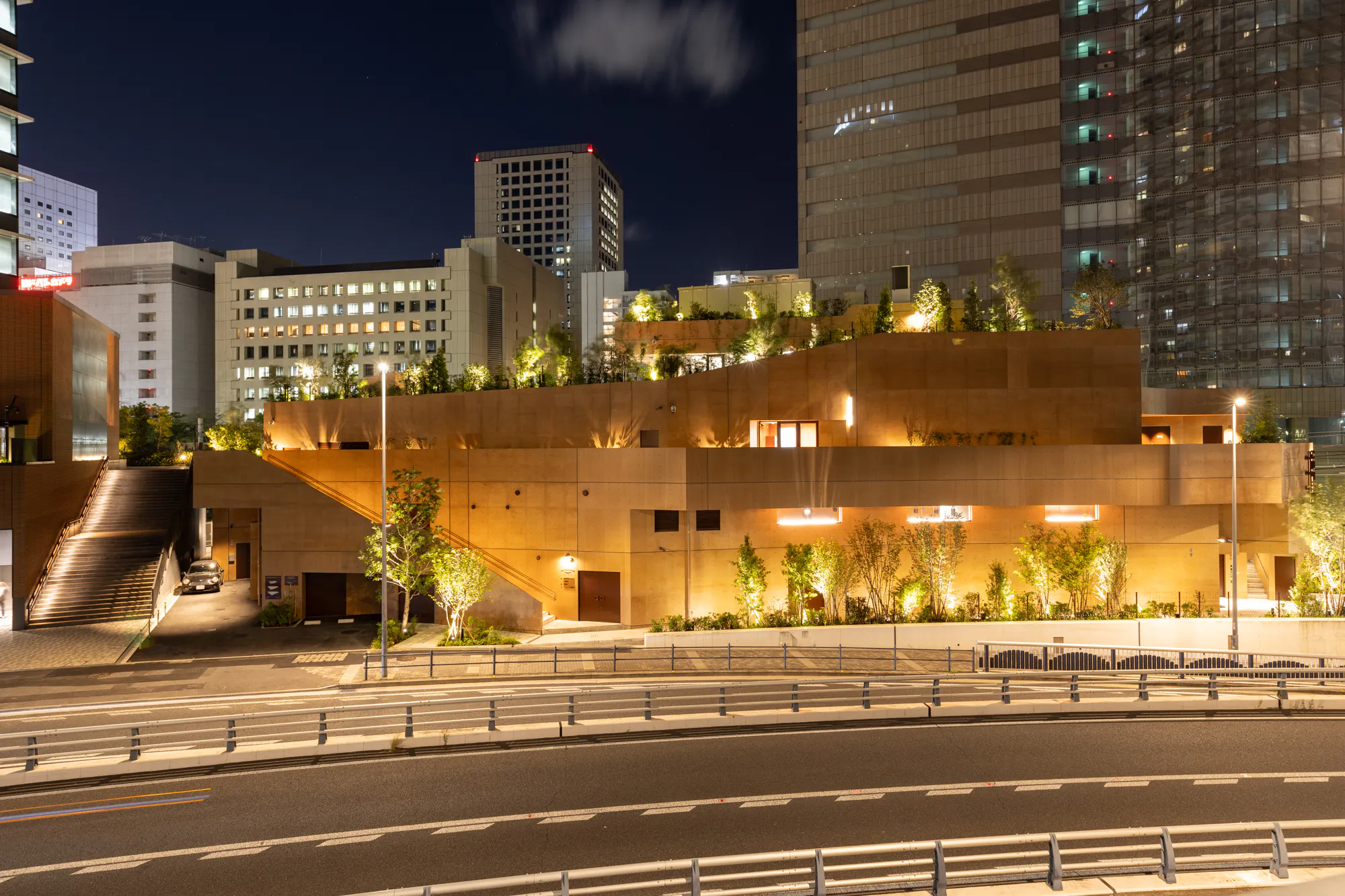 【川崎駅7分】ステージ常設の広々としたライブハウス!展示会、撮影、音楽イベントなど様々な用途で利用できる什器豊富なイベントスペース「スペルノーヴァカワサキ」