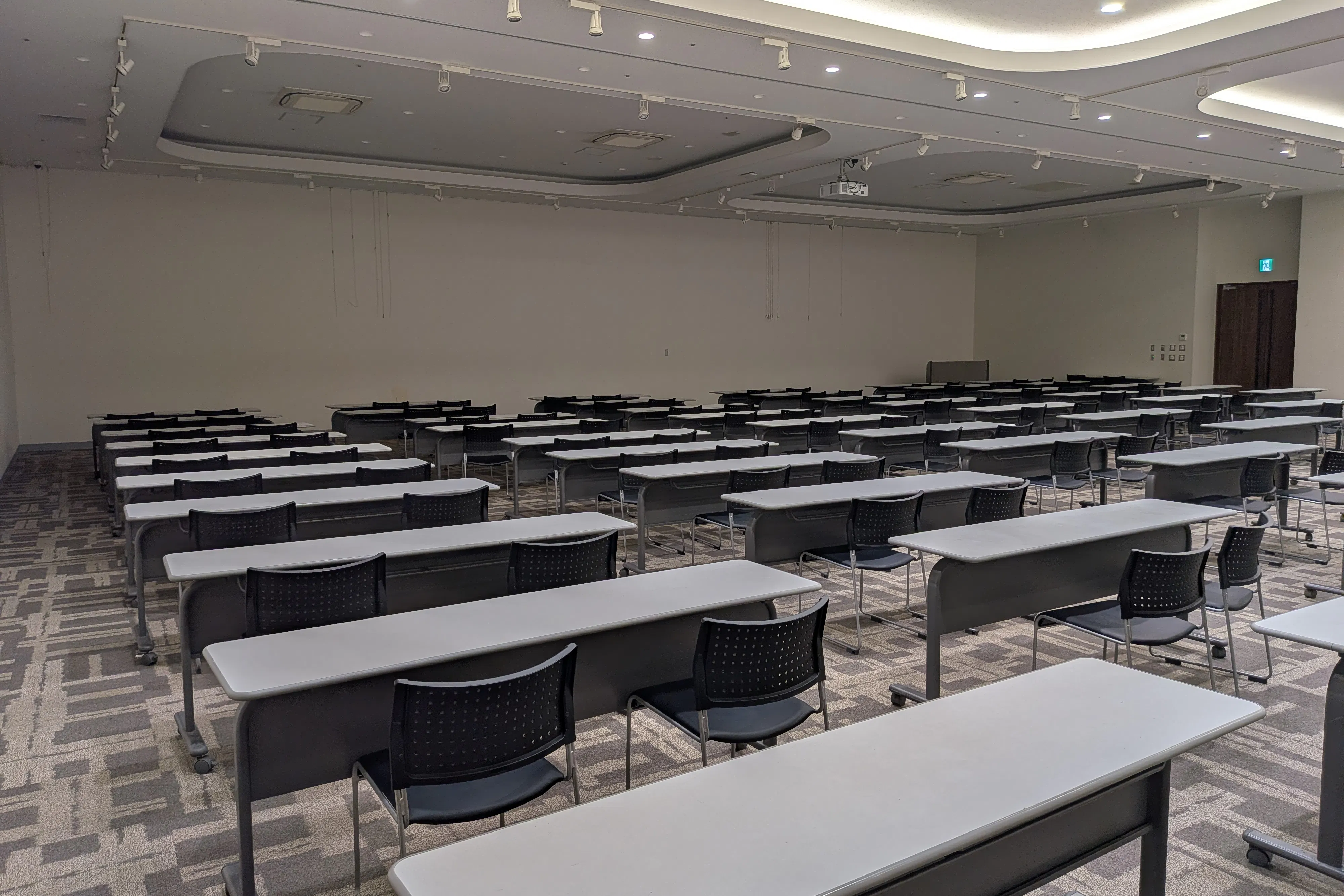 【イオンモール筑紫野】3階 イオンホール