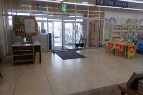 【TSUTAYA佐倉店】物販やプロモーションに適した入口左側イベントスペース