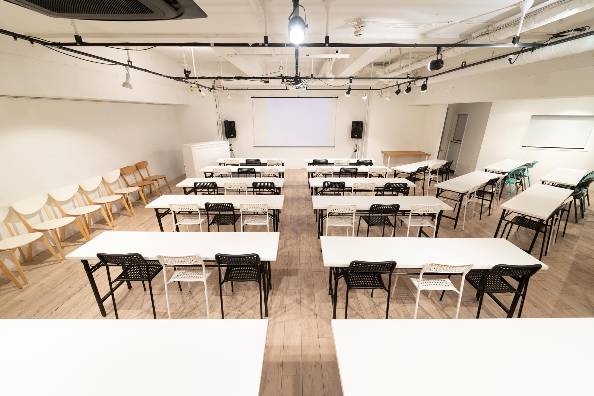 【代官山駅3分】展示会やイベントに最適な設備の整ったナチュラル系レンタルスペースの画像21