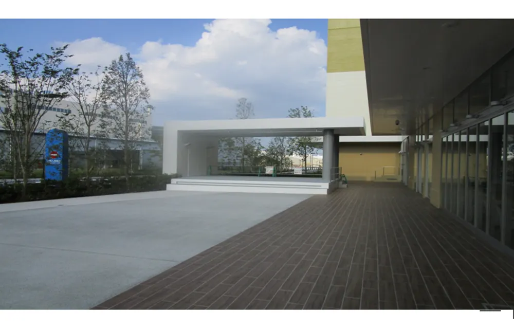 【ららぽーと湘南平塚】1階 空の広場