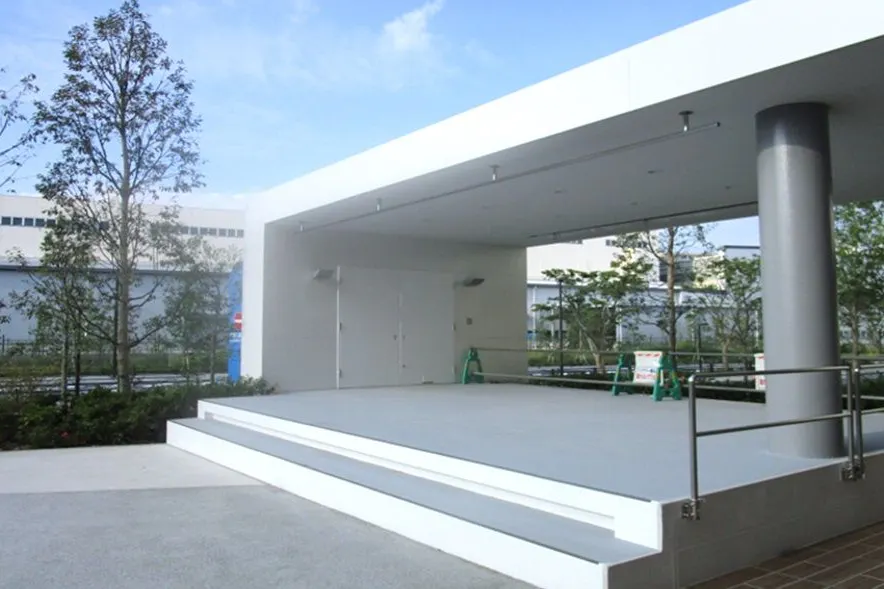【ららぽーと湘南平塚】1階 空の広場