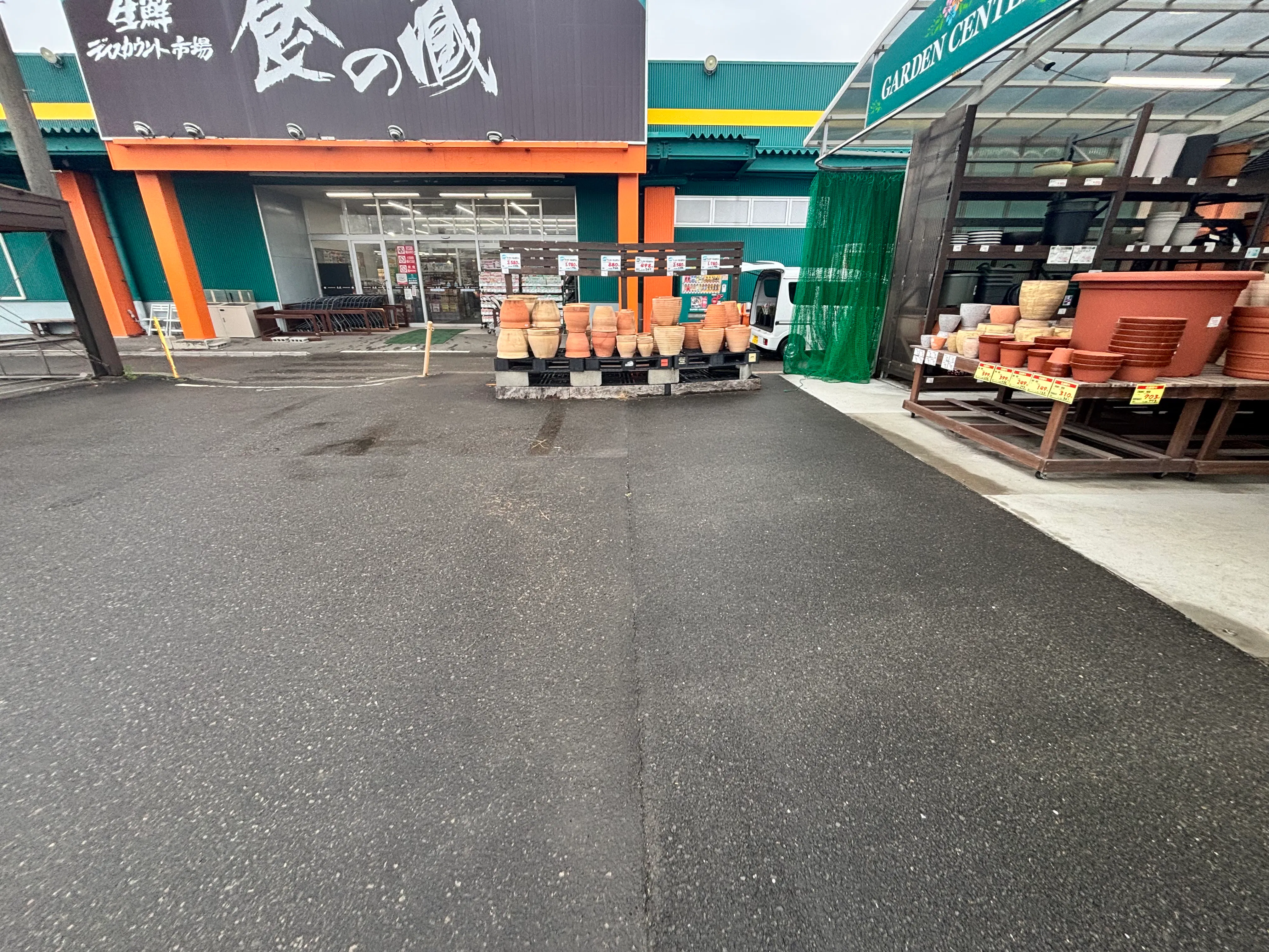 【HIヒロセスーパーコンボ南延岡店】プロモーションイベントに最適なホームセンターの屋外スペース