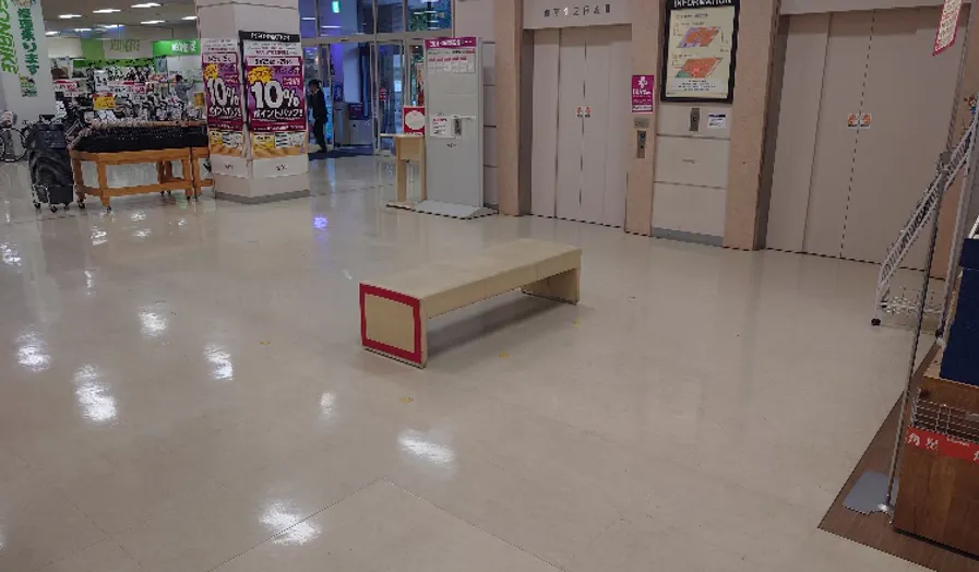 【イオン気仙沼】正面入口横エレベーター前 販促プロモーションや物販に最適なスーパー店内催事イベントスペース