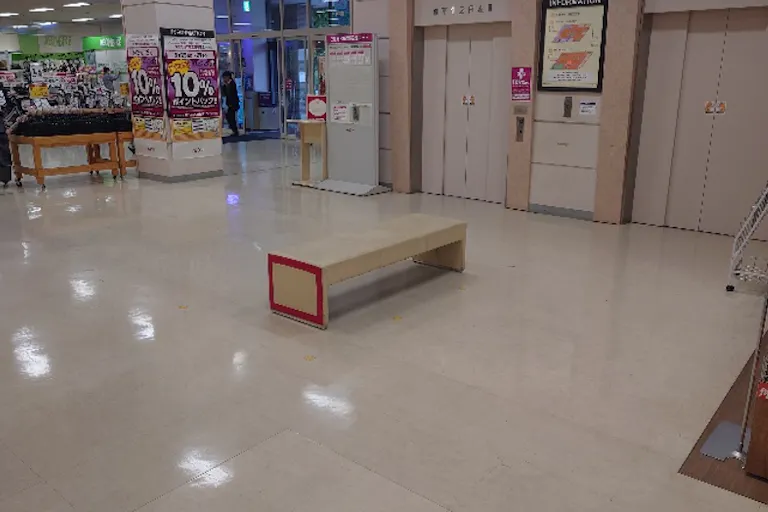 【イオン気仙沼】正面入口横エレベーター前 販促プロモーションや物販に最適なスーパー店内催事イベントスペースの画像2
