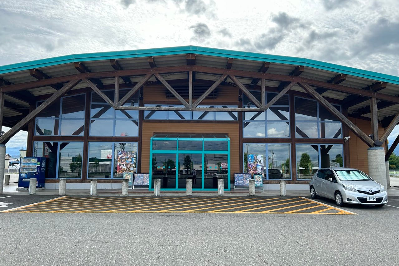 【ダイナム富山上市店】キッチンカーやプロモーションイベントでの出店に最適なアミューズメント施設のイベントスペース(正面駐車場)