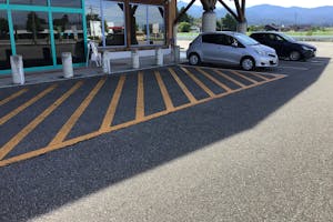 【ダイナム富山上市店】キッチンカーやプロモーションイベントでの出店に最適なアミューズメント施設のイベントスペース(正面駐車場)