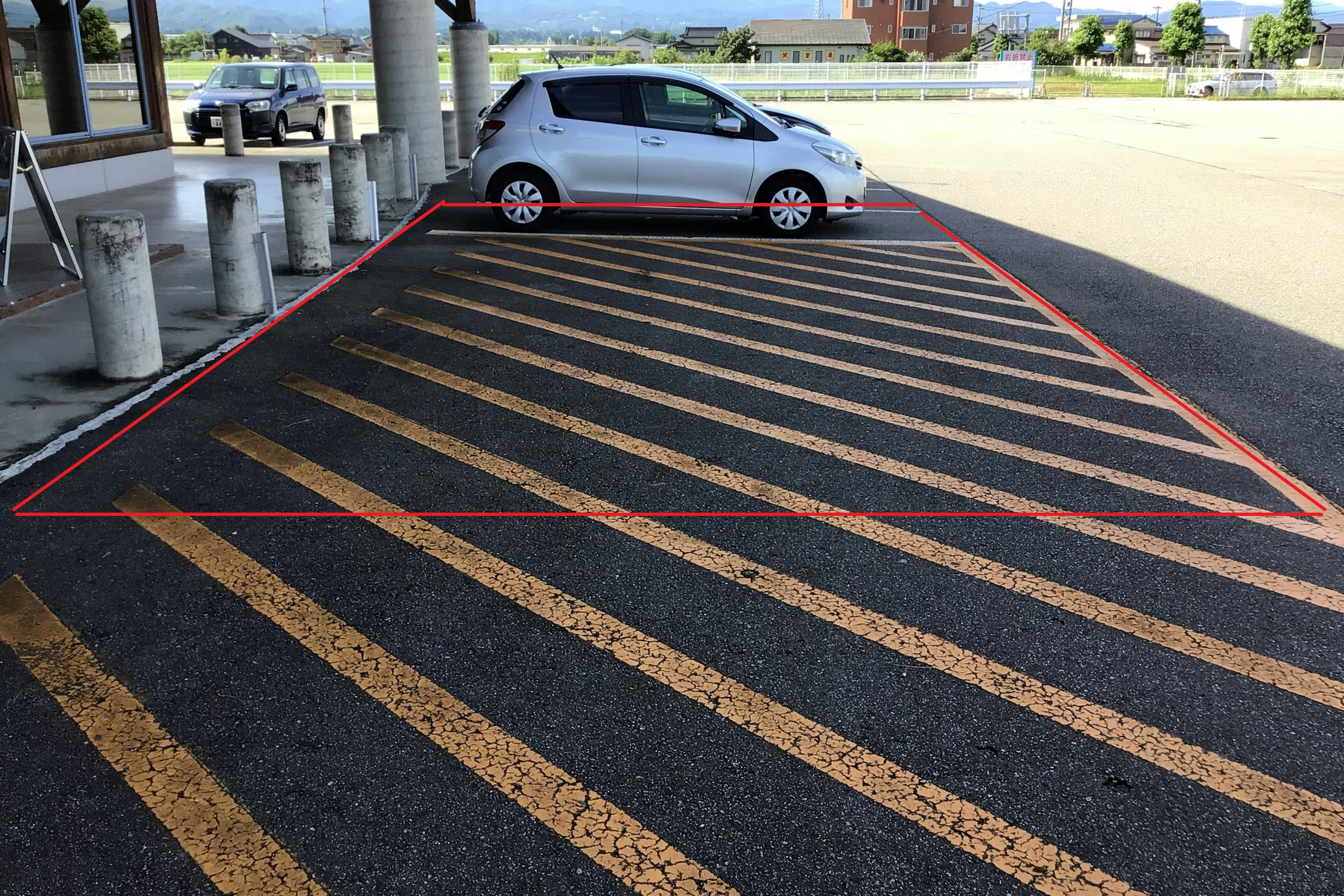 【ダイナム富山上市店】キッチンカーやプロモーションイベントでの出店に最適なアミューズメント施設のイベントスペース(正面駐車場)