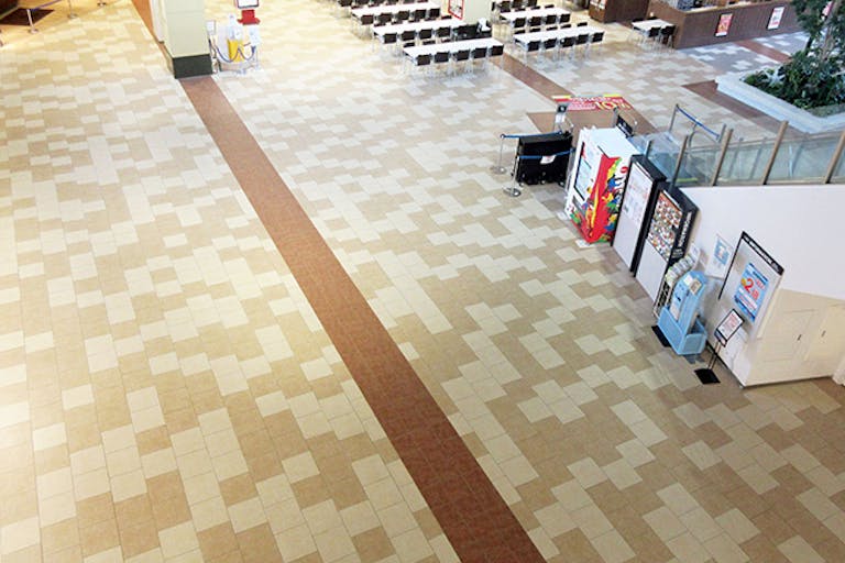 販売催事や車の展示会など、様々なイベントを開催しております。