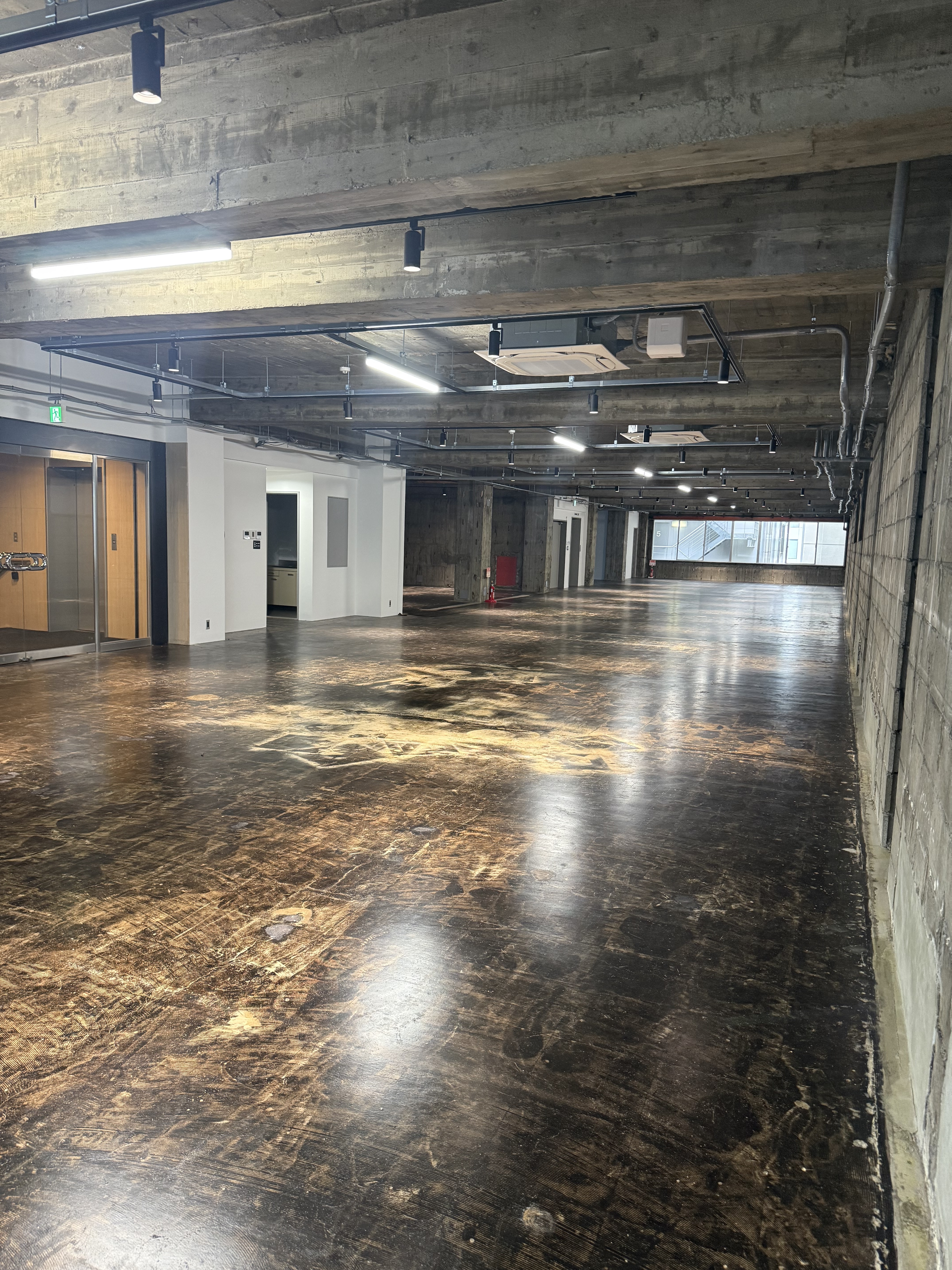 【堺筋本町駅2分】展示会やギャラリー、ポップアップストアに最適！全面スケルトン仕様の大規模レンタルスペース