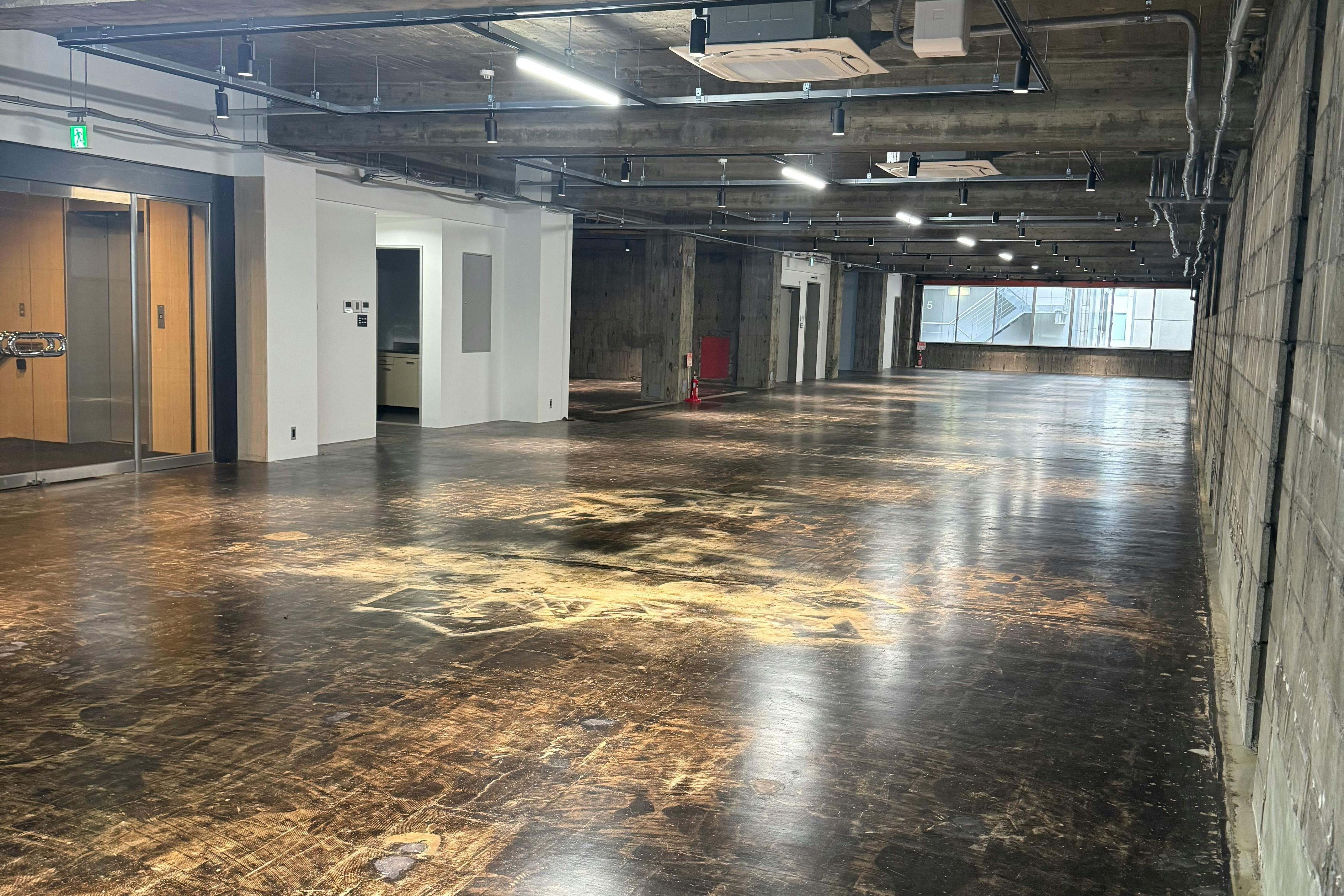 【堺筋本町駅2分】展示会やギャラリー、ポップアップストアに最適!全面スケルトン仕様の大規模レンタルスペース