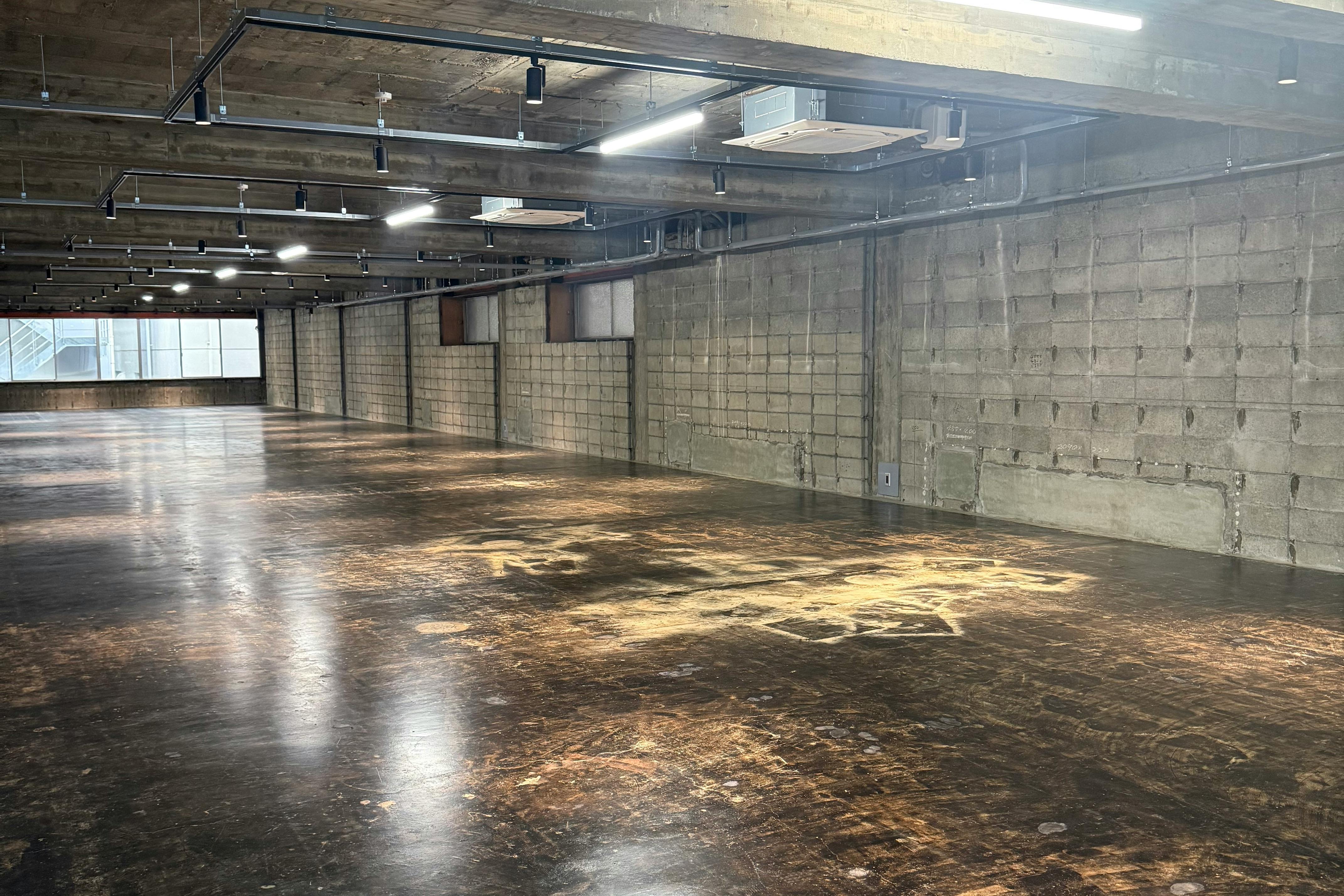 【堺筋本町駅2分】展示会やギャラリー、ポップアップストアに最適!全面スケルトン仕様の大規模レンタルスペース