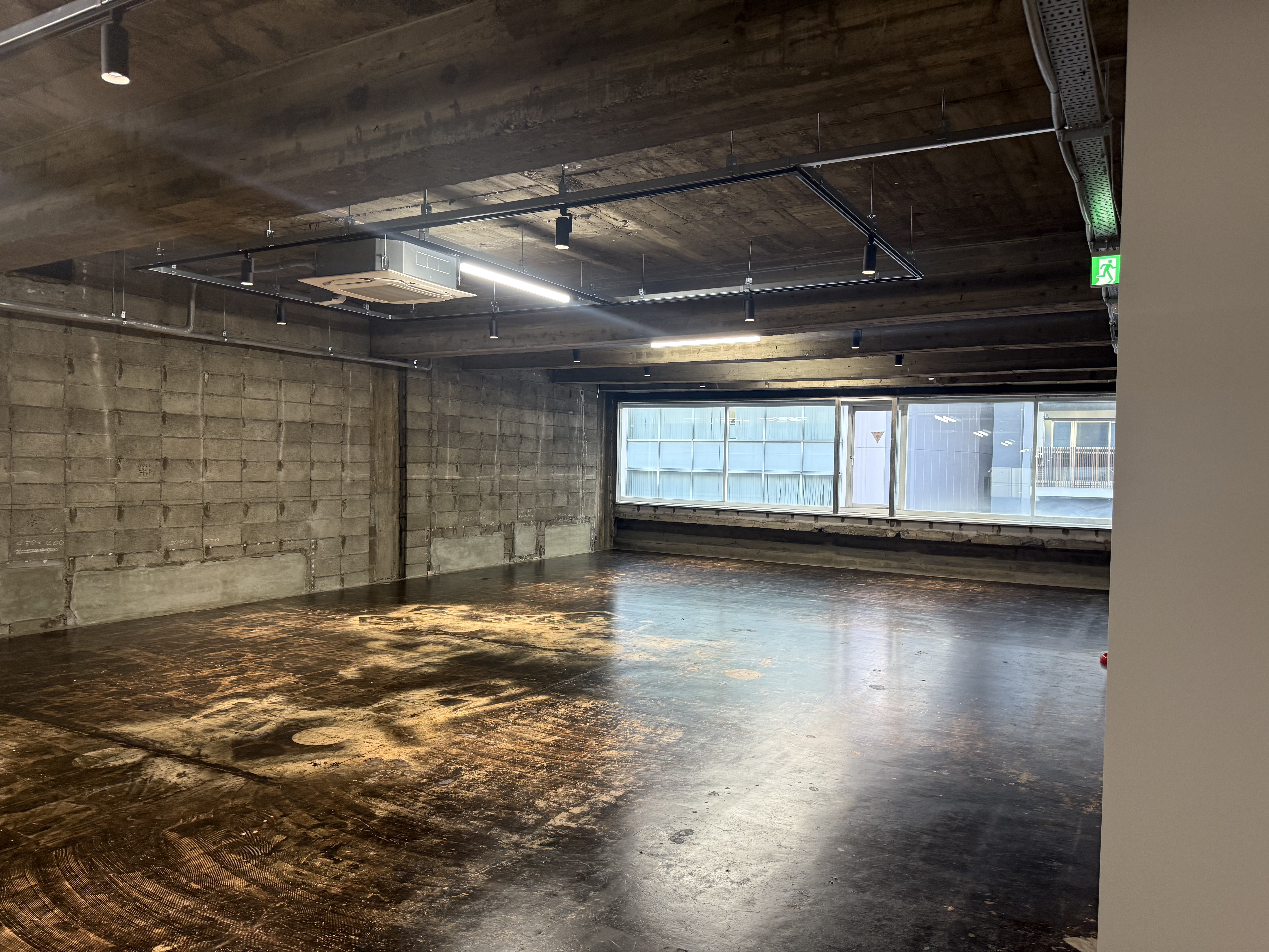 【堺筋本町駅2分】展示会やギャラリー、ポップアップストアに最適！全面スケルトン仕様の大規模レンタルスペース