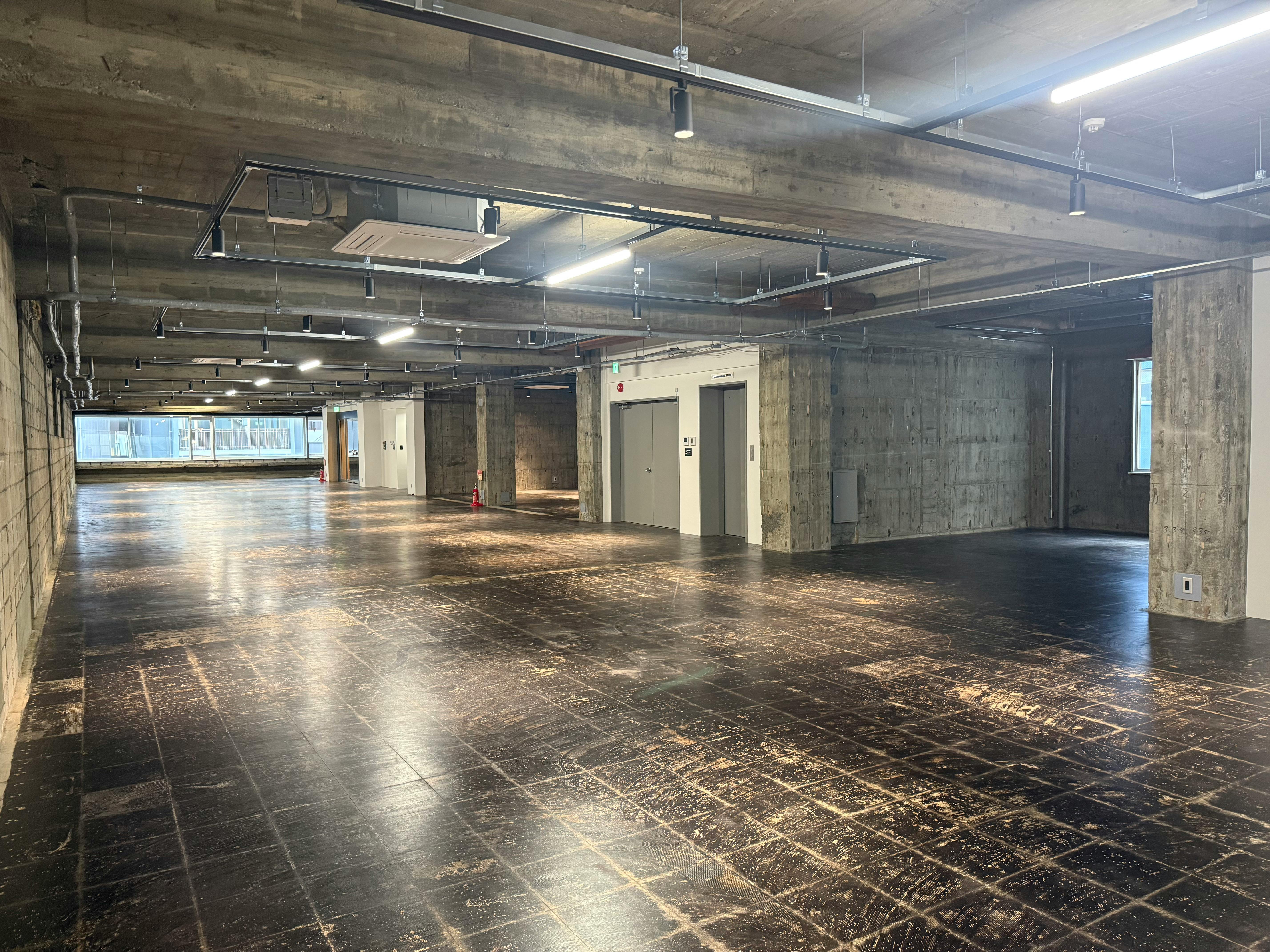 【堺筋本町駅2分】展示会やギャラリー、ポップアップストアに最適！全面スケルトン仕様の大規模レンタルスペース