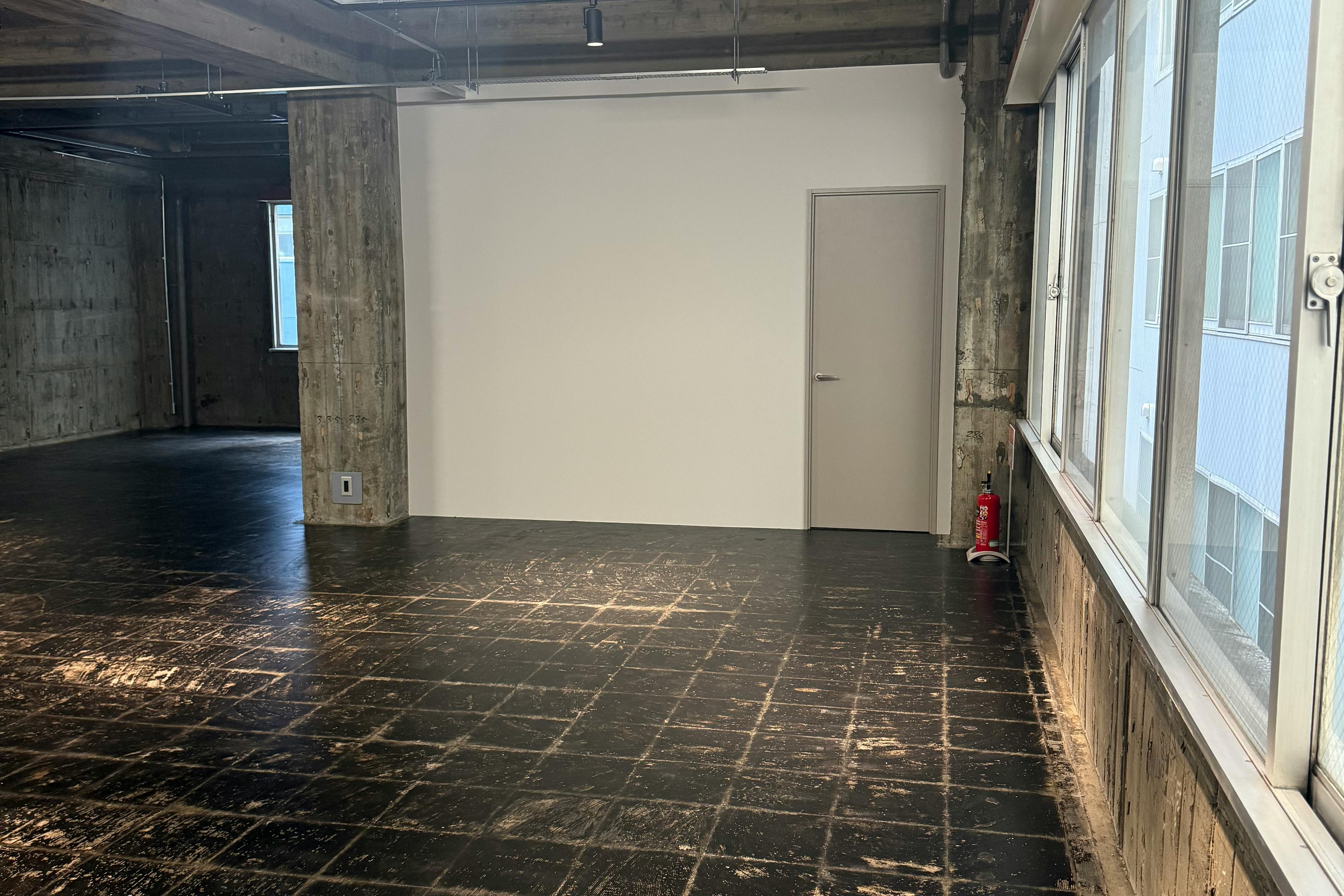 【堺筋本町駅2分】展示会やギャラリー、ポップアップストアに最適!全面スケルトン仕様の大規模レンタルスペース