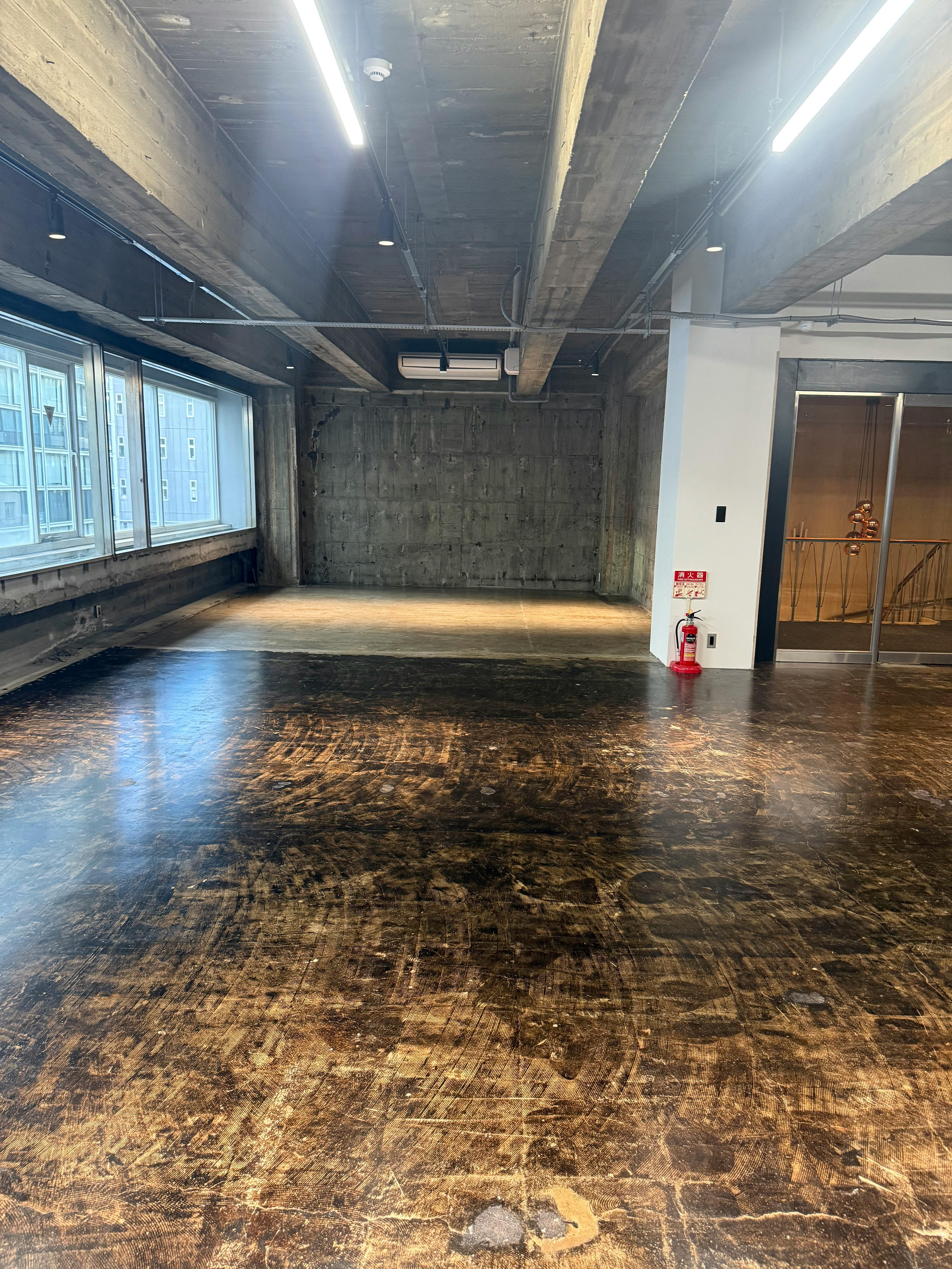 【堺筋本町駅2分】展示会やギャラリー、ポップアップストアに最適!全面スケルトン仕様の大規模レンタルスペース