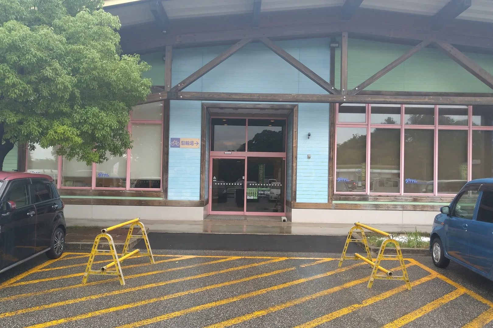 【ダイナム石川かほく店ゆったり館】キッチンカーや各種プロモーションイベントでの出店に最適なアミューズメント施設のイベントスペース