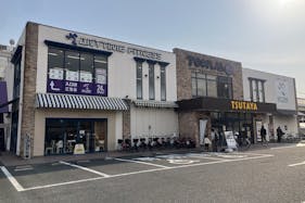 【TSUTAYA CLUBトーワブックス毛馬店】キッチンカー出店やプロモーションに最適!店舗前の屋外駐車場スペース