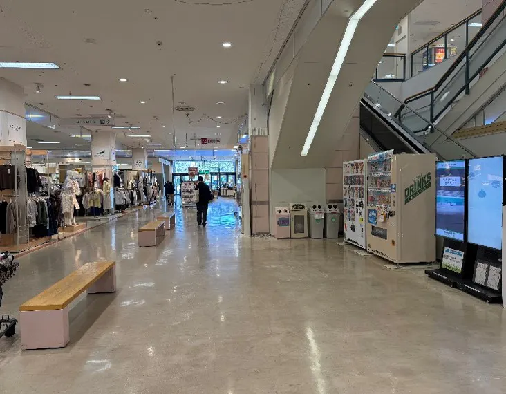 【イオン白河西郷店】サービスカウンター裏 販促プロモーションや物販に最適なスーパー店内催事イベントスペース