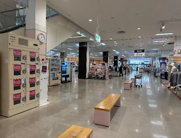 【イオン白河西郷店】サービスカウンター裏 販促プロモーションや物販に最適なスーパー店内催事イベントスペース