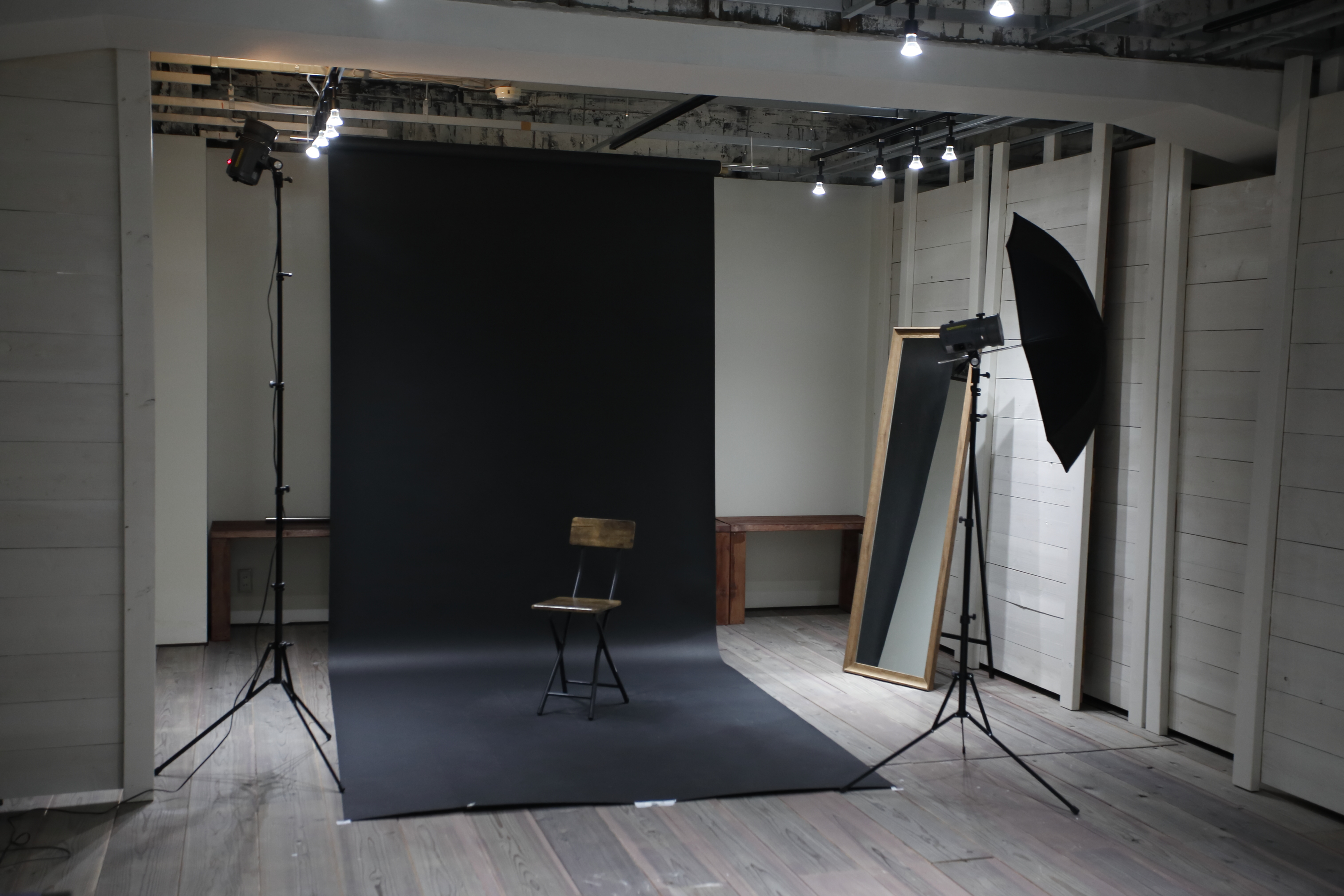 撮影機器はお持ち込みください。