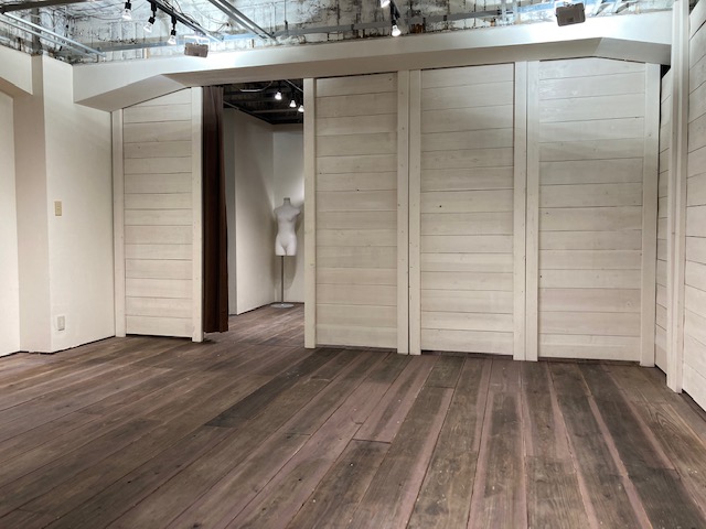 控え室としてもバックヤードとしても使用可能です。