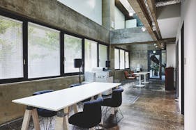 【鮫洲駅3分】シェアオフィスや展示会の際の同時利用スペース、撮影等に最適な一棟利用も可能なイベントスペース(1F)