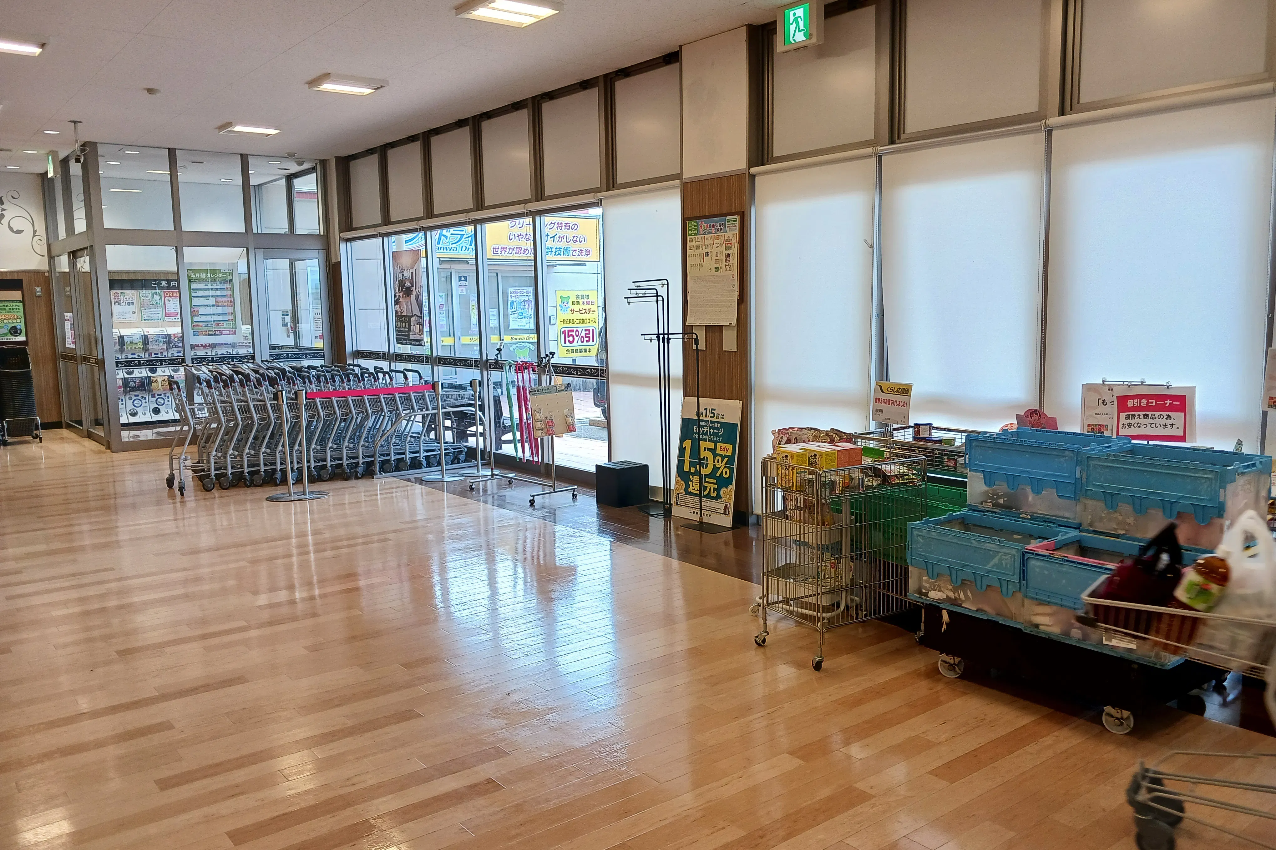 【西鉄ストア三潴店】店内 販促プロモーションや物販に最適なスーパー店内催事イベントスペース