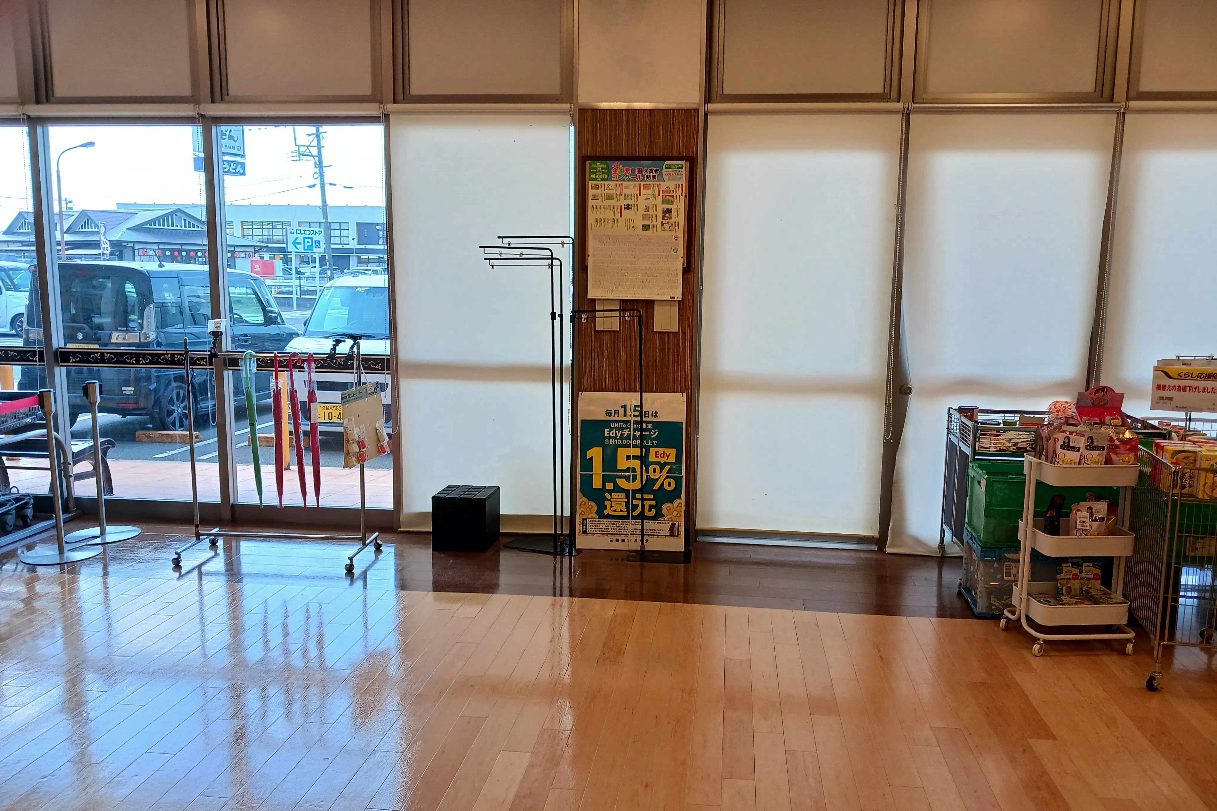 【西鉄ストア三潴店】店内 販促プロモーションや物販に最適なスーパー店内催事イベントスペース