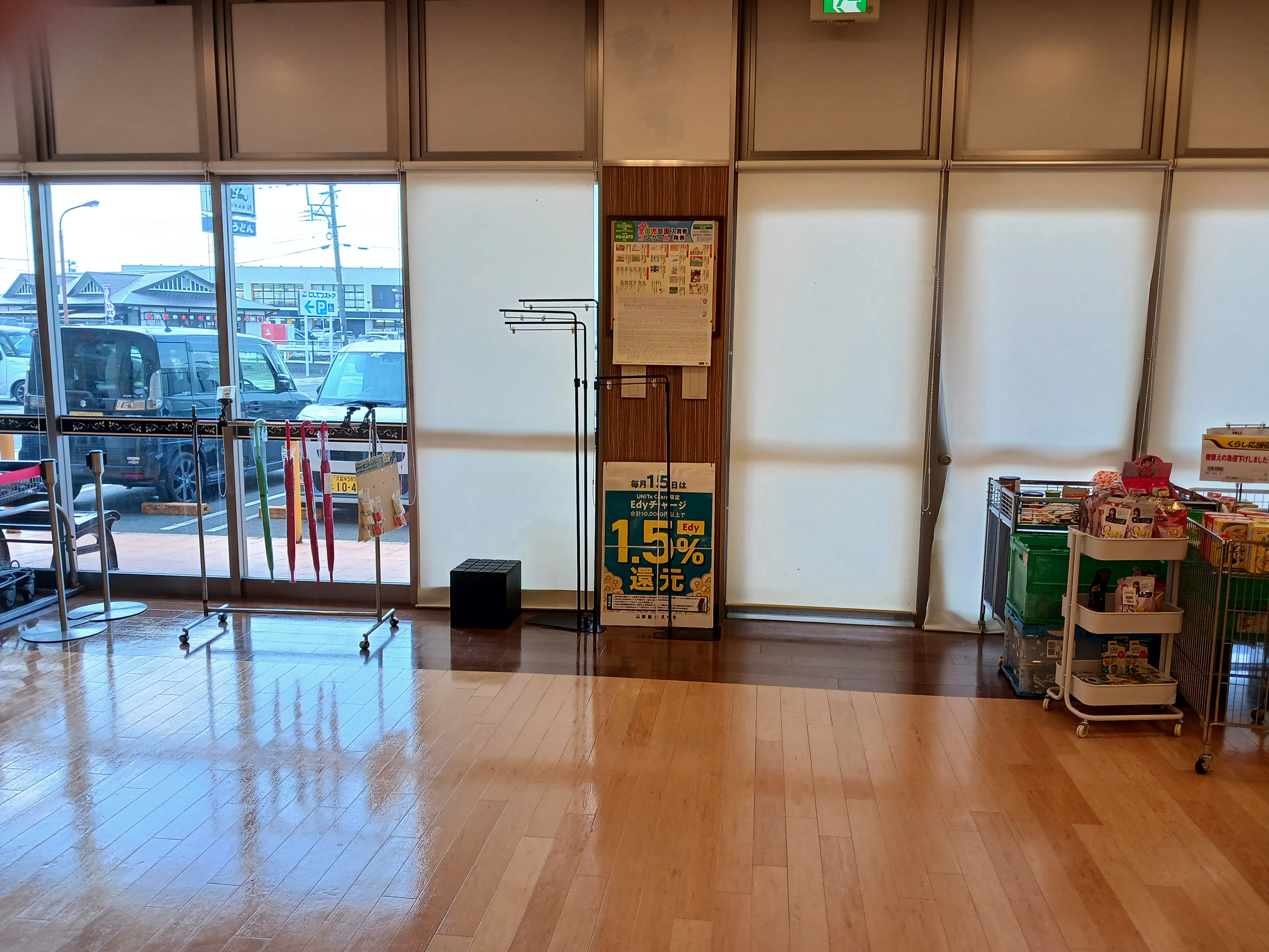 【西鉄ストア三潴店】店内 販促プロモーションや物販に最適なスーパー店内催事イベントスペース
